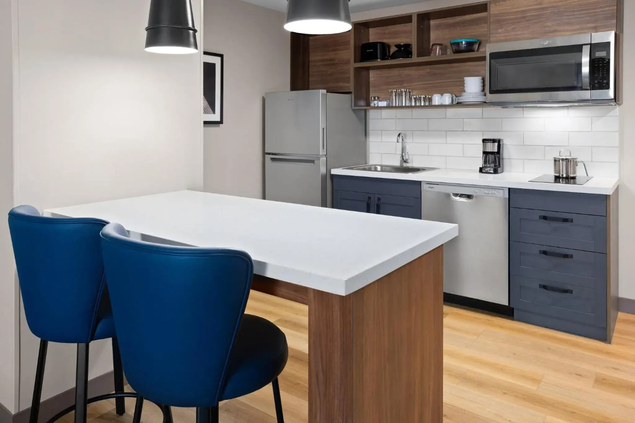 One-Bedroom Suite with Tub - Mobility Accessible in Candlewood Suites Chattanooga - East Ridge by IHG One-Bedroom Suite with Tub - Mobility Accessible in Candlewood Suites Chattanooga - East Ridge by IHG