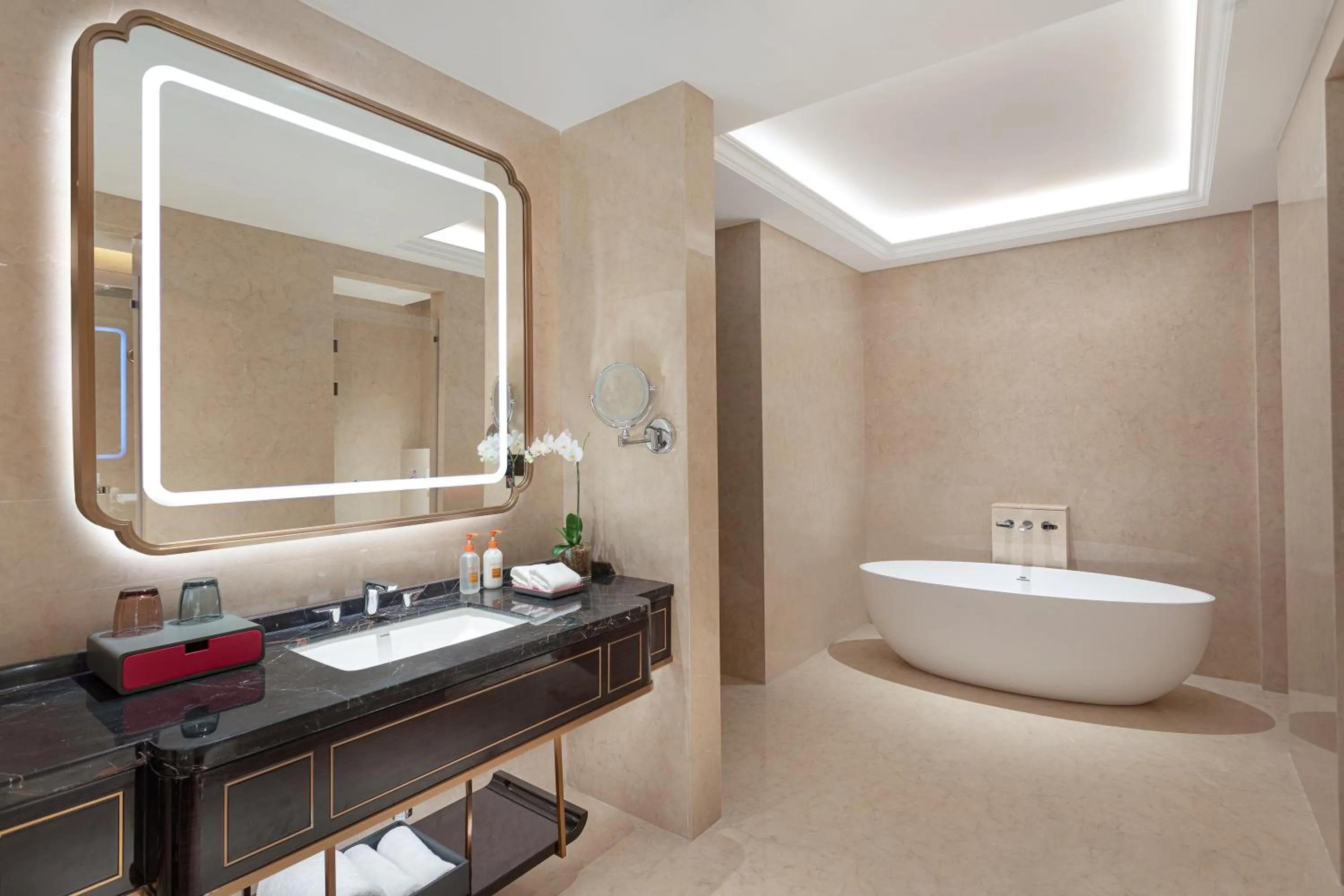 Bathroom in Crowne Plaza Chengdu Tianfu New Area by IHG
