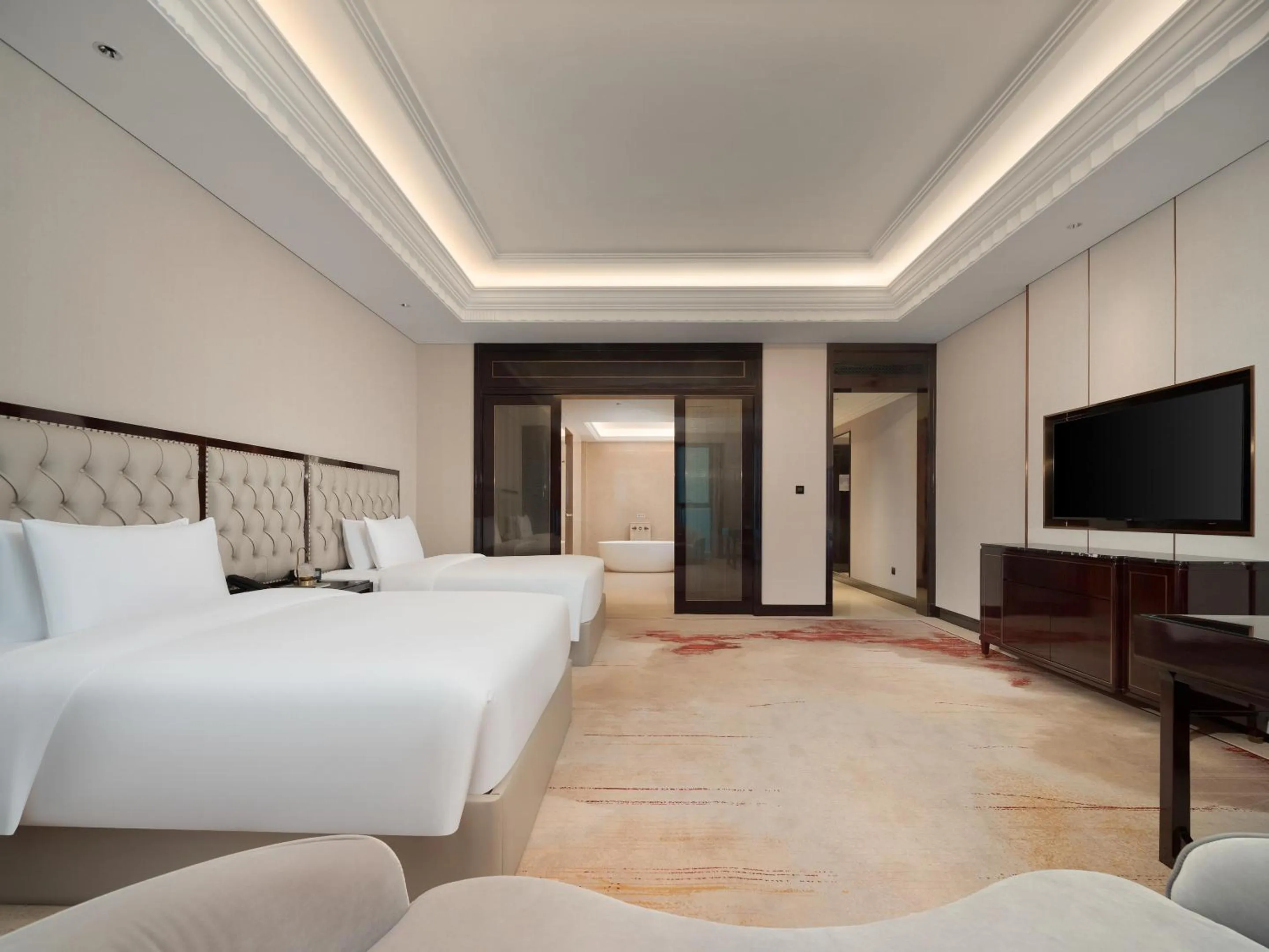 Photo of the whole room, Bed in Crowne Plaza Chengdu Tianfu New Area by IHG