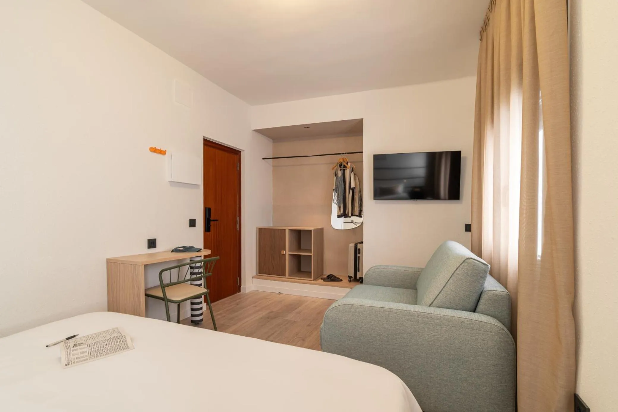 Bedroom, Bed in Hotel Robson - Smart Hotel