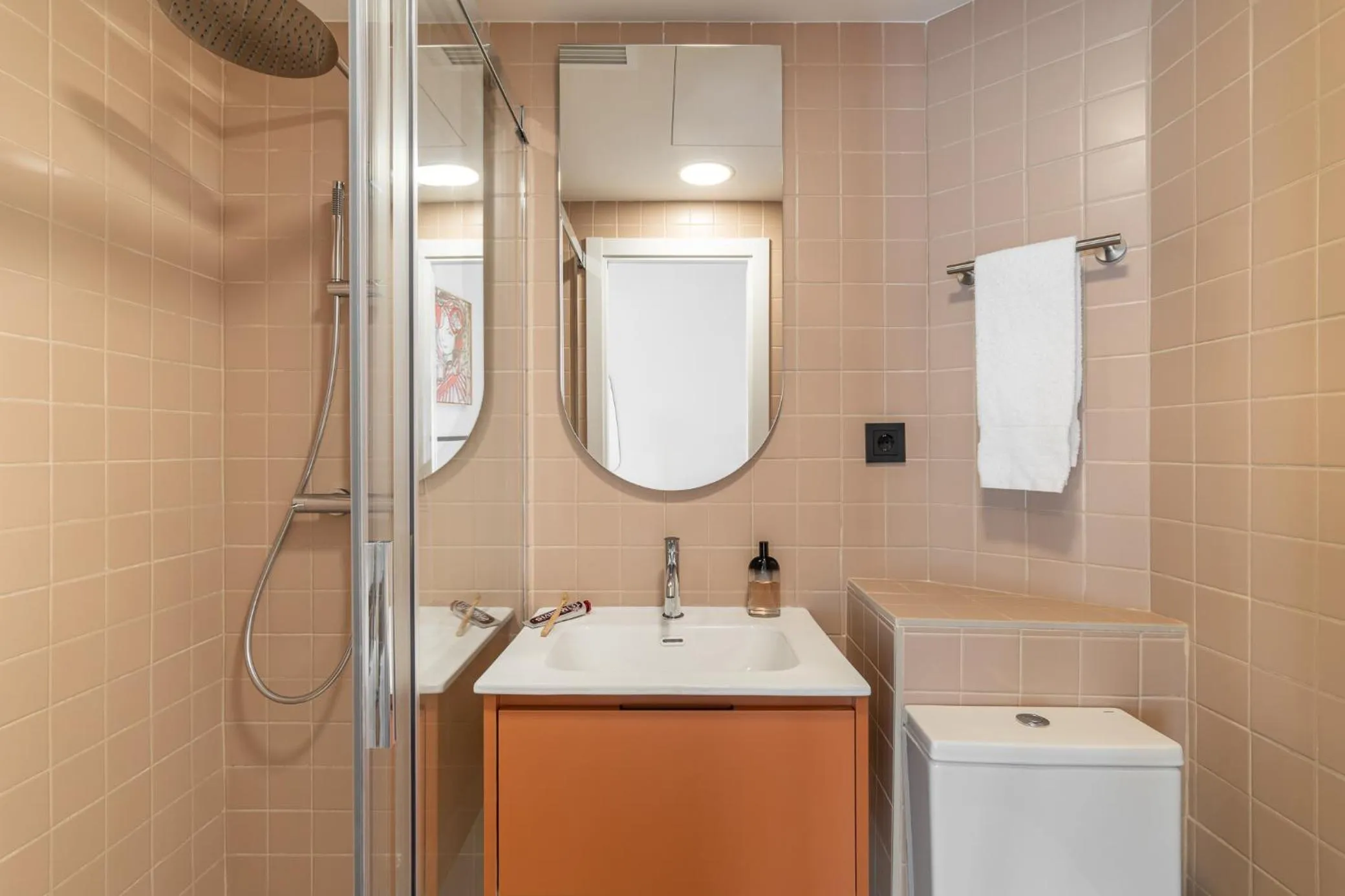 Bathroom in Hotel Robson - Smart Hotel