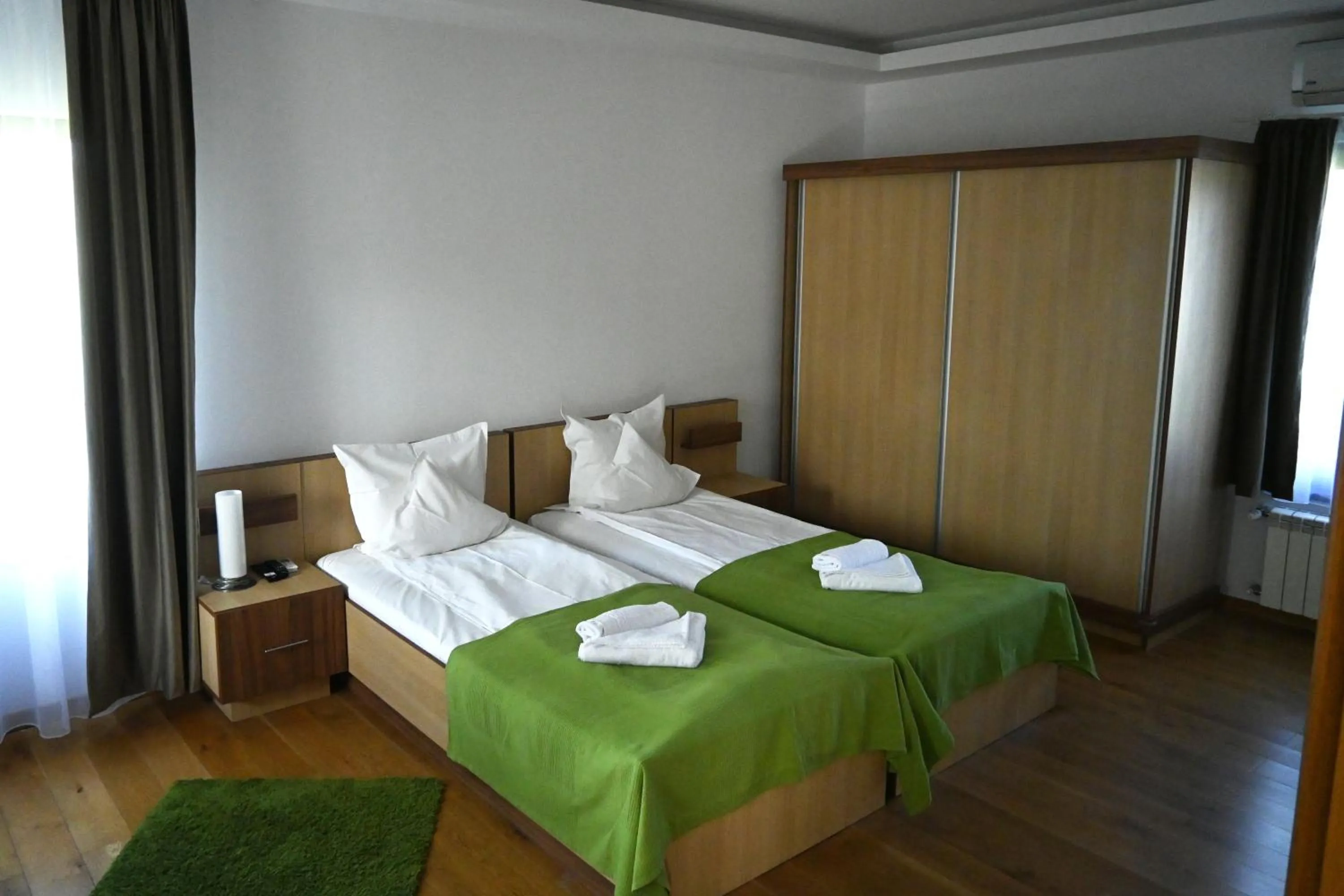 Photo of the whole room in Egreta By Hoxton