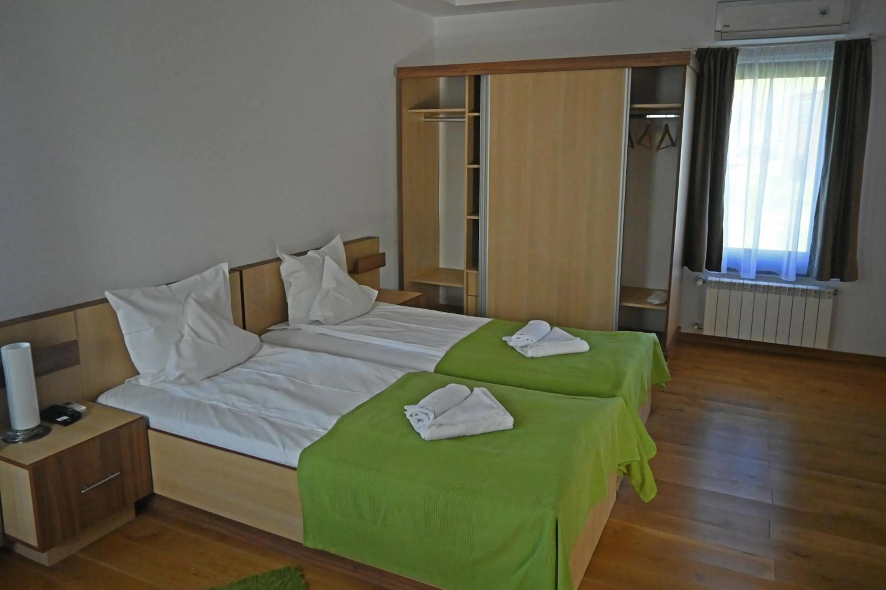 Photo of the whole room in Egreta By Hoxton