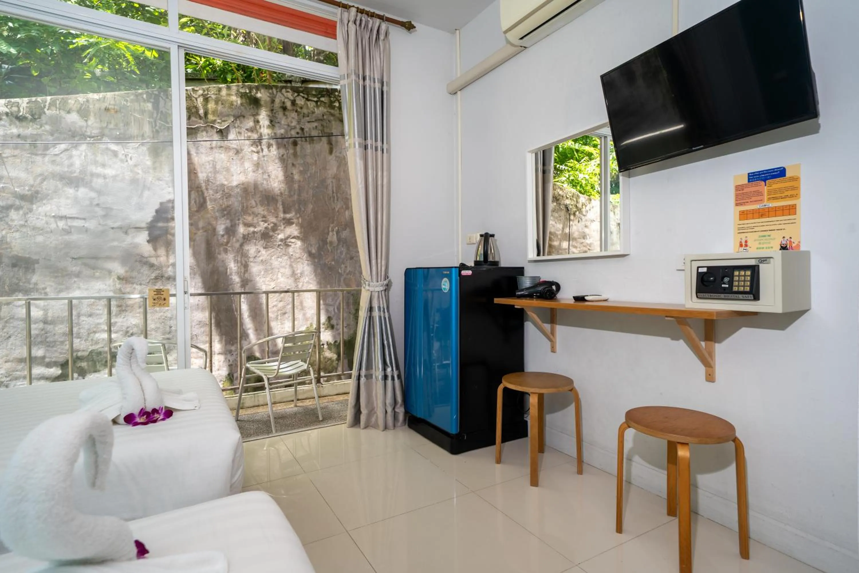 TV and multimedia in Kata Sea Boutique