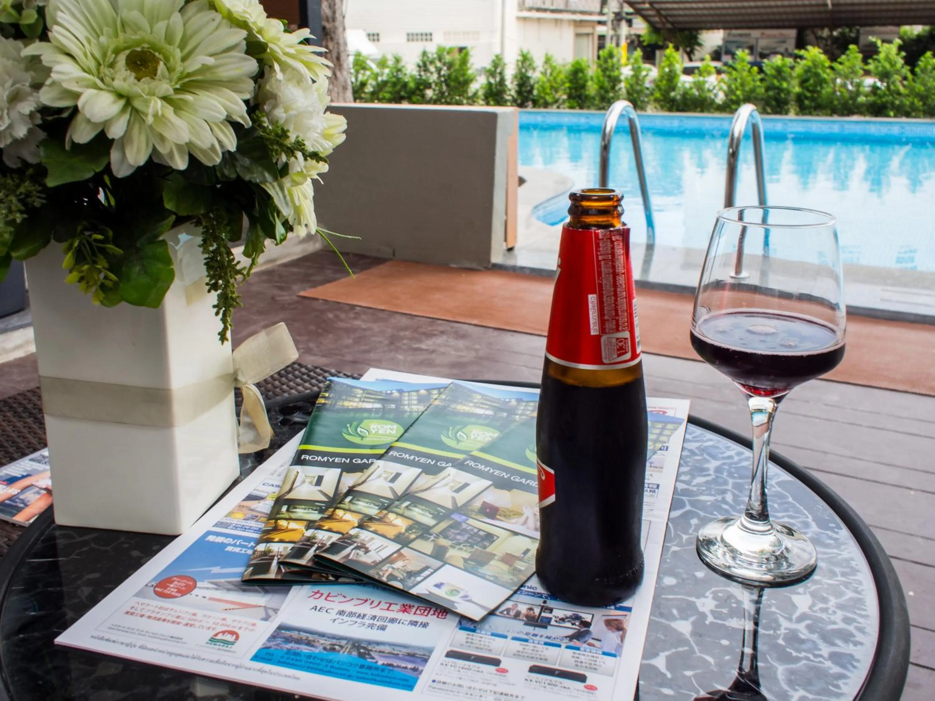 Seating area in Romyen Garden Place