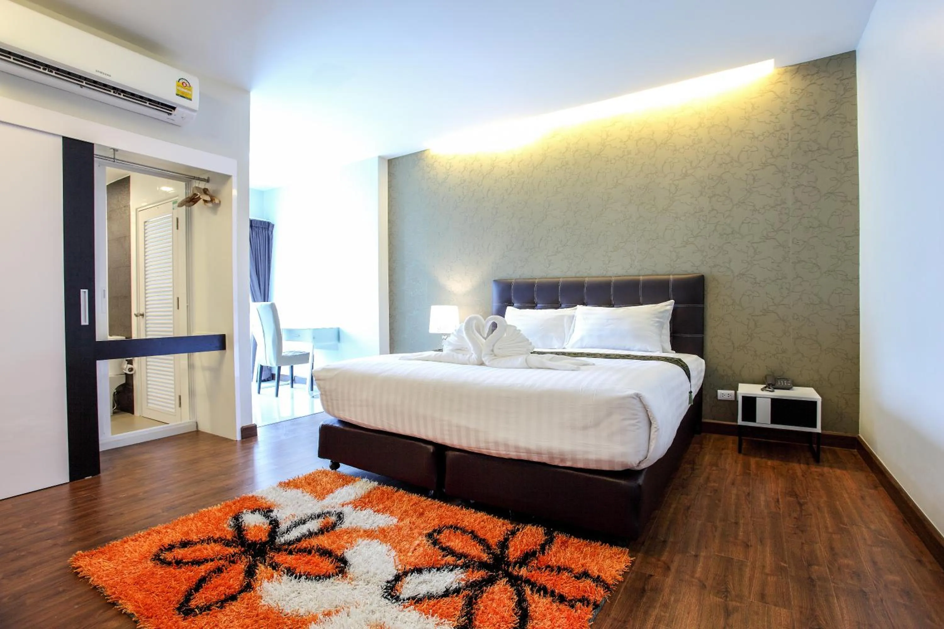 Photo of the whole room, Bed in Romyen Garden Place