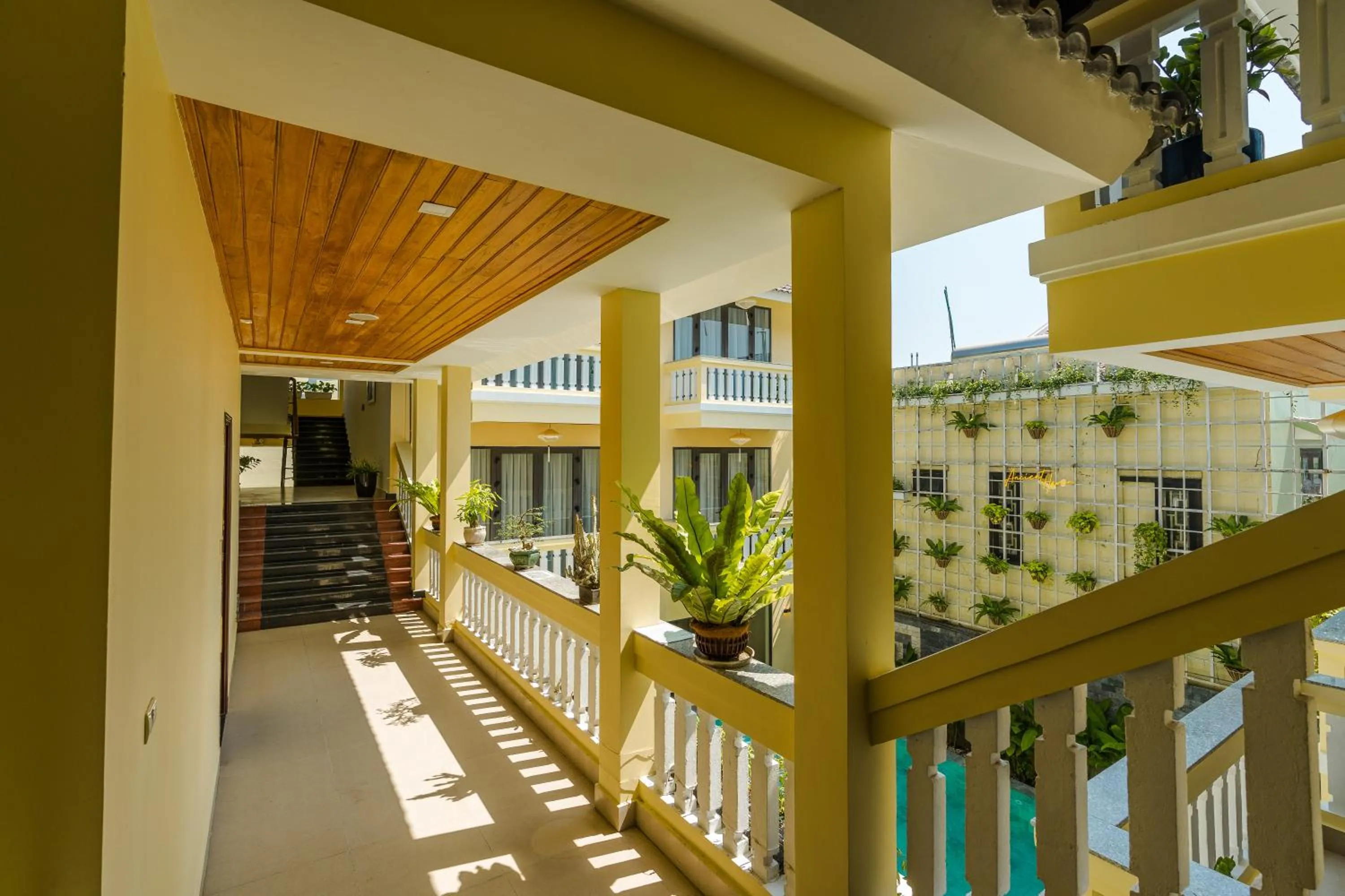 Day in Ancient Haven - Central Boutique Hotel