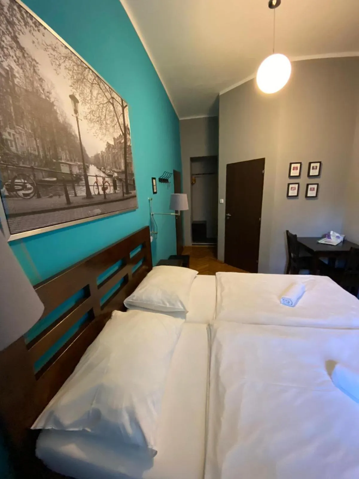 Bedroom, Bed in Central Station Studios