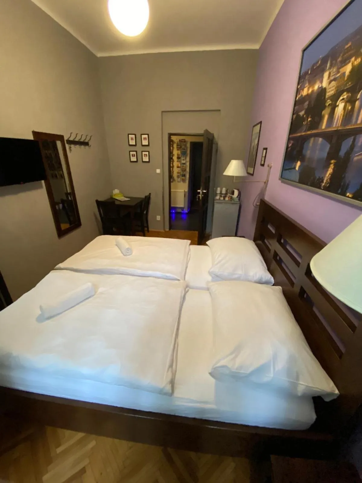 Bedroom, Bed in Central Station Studios