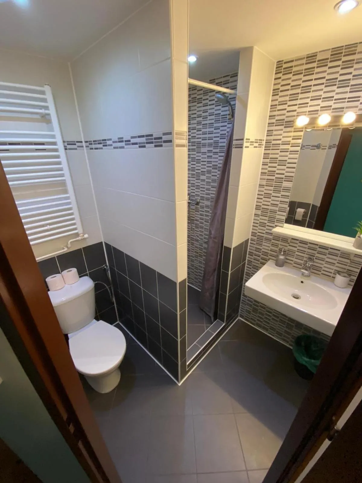 Bathroom in Central Station Studios