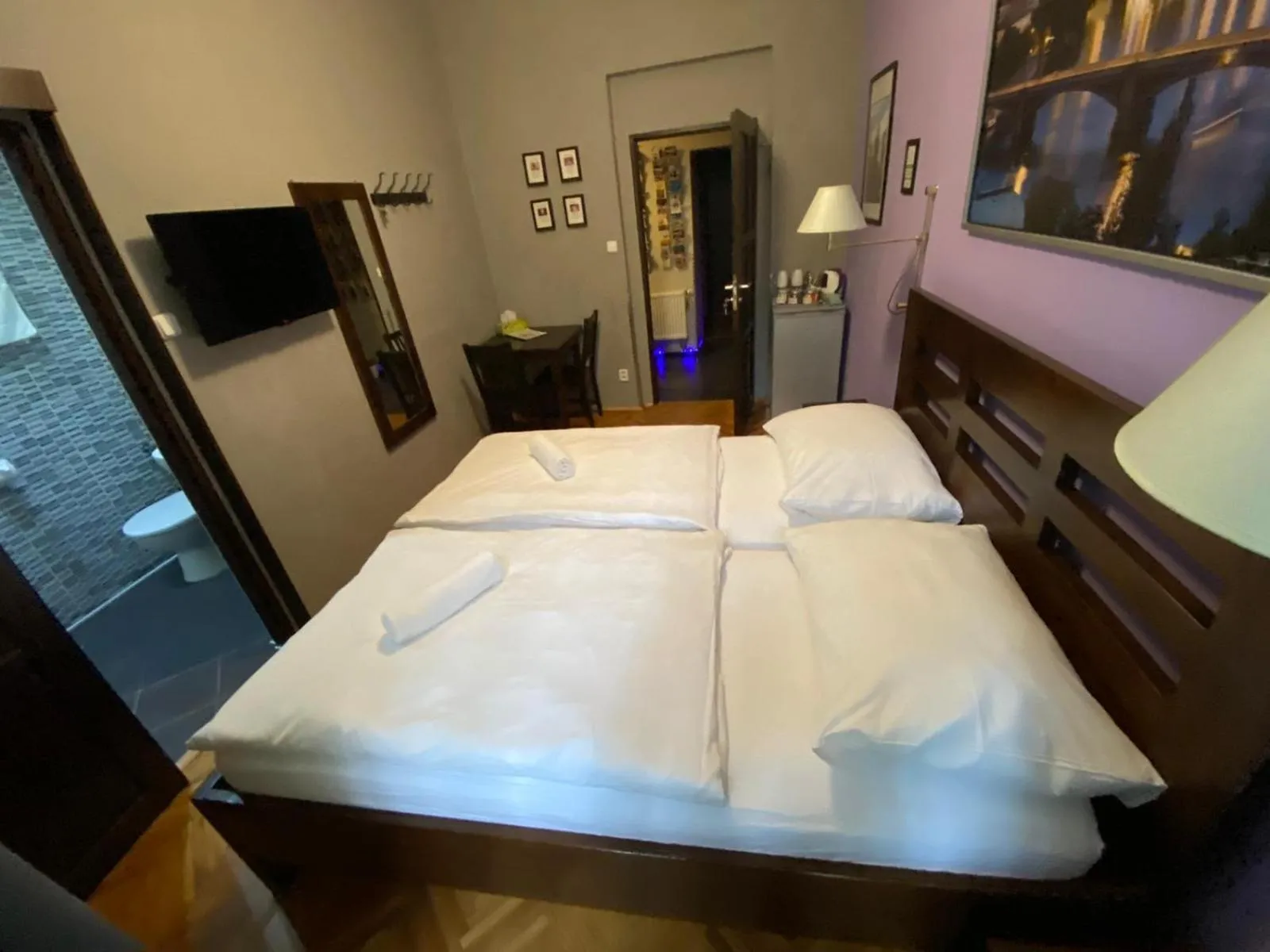 Bedroom, Bed in Central Station Studios