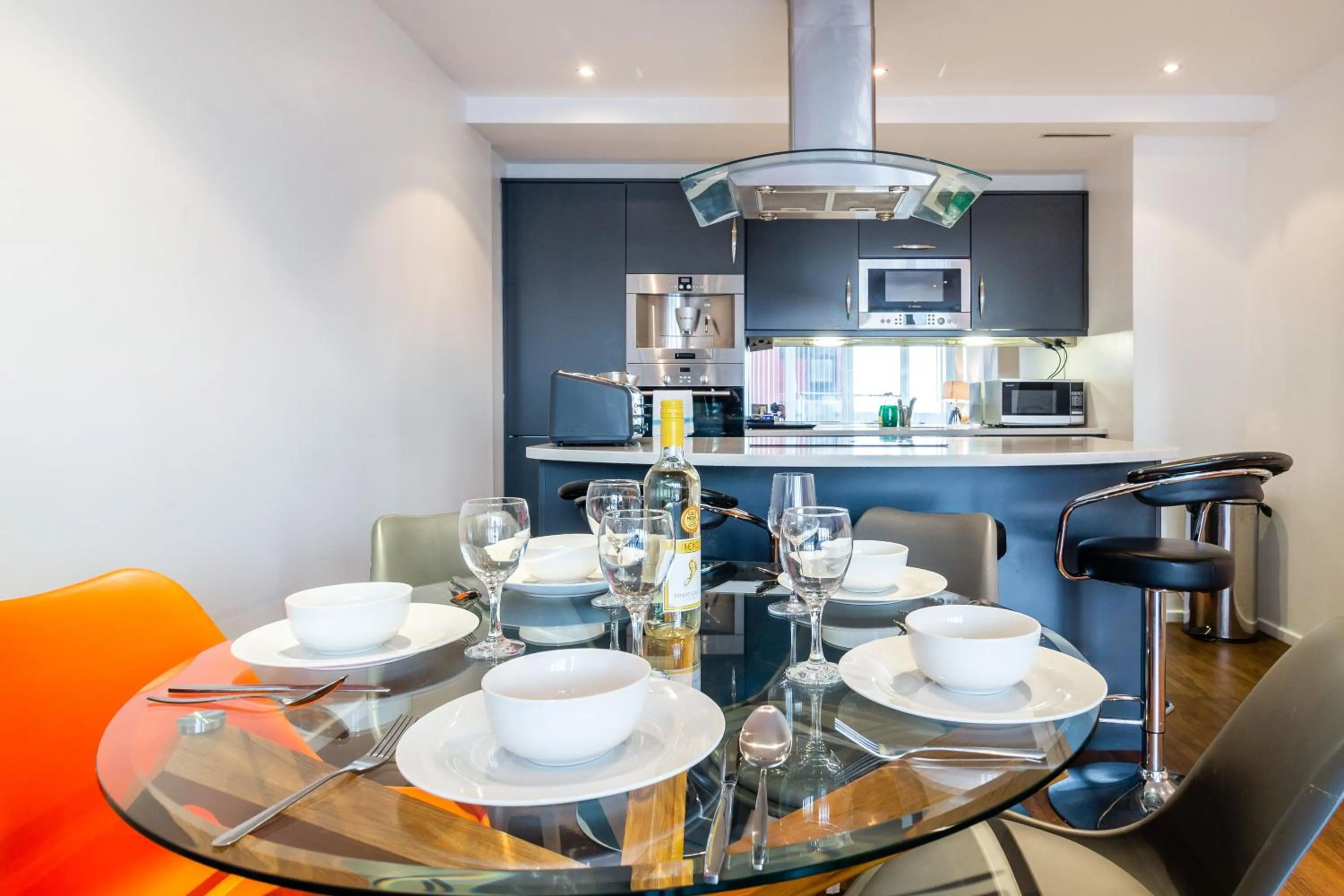 Dining area in Austin David Apartments ExCeL