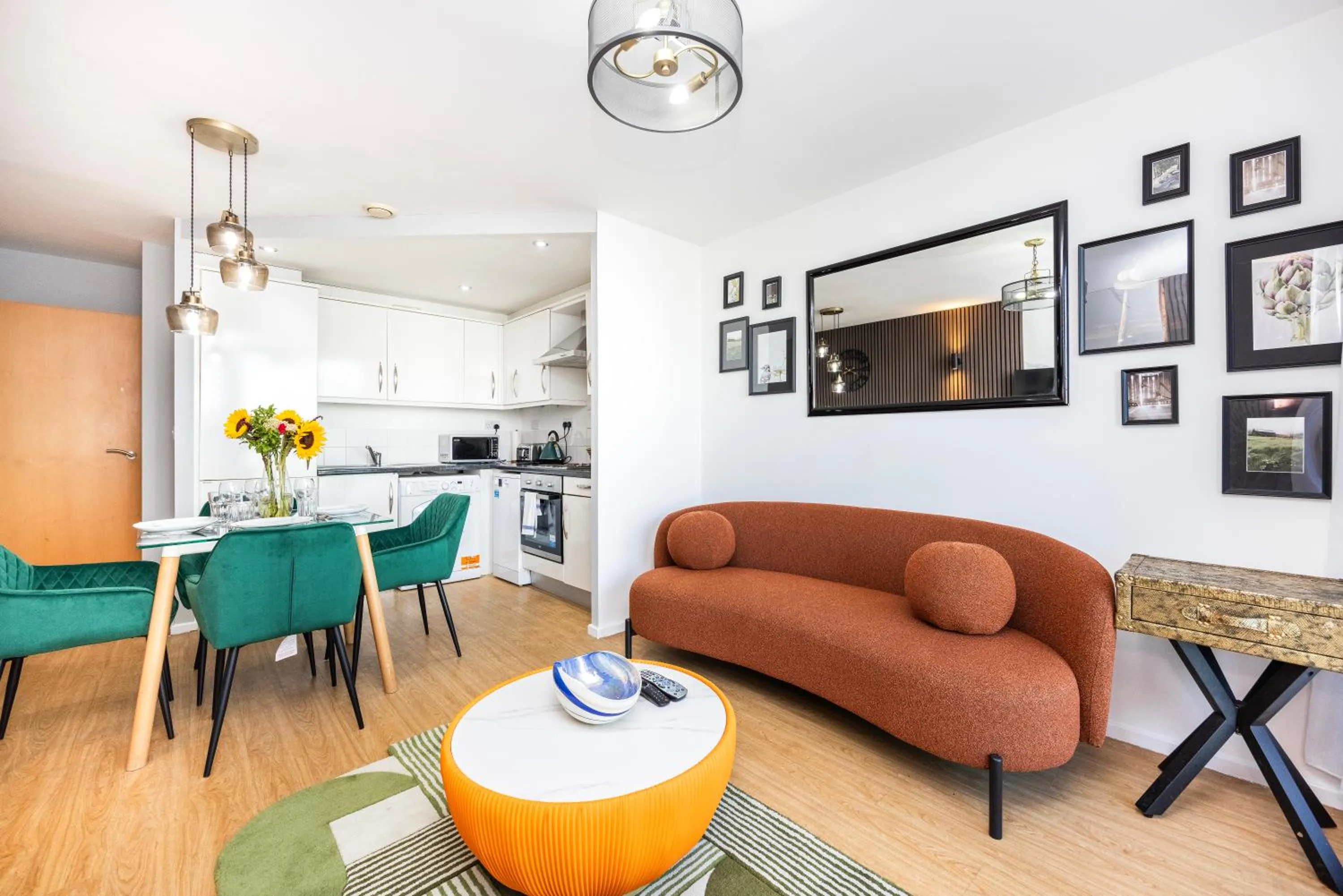 TV and multimedia in Austin David Apartments ExCeL