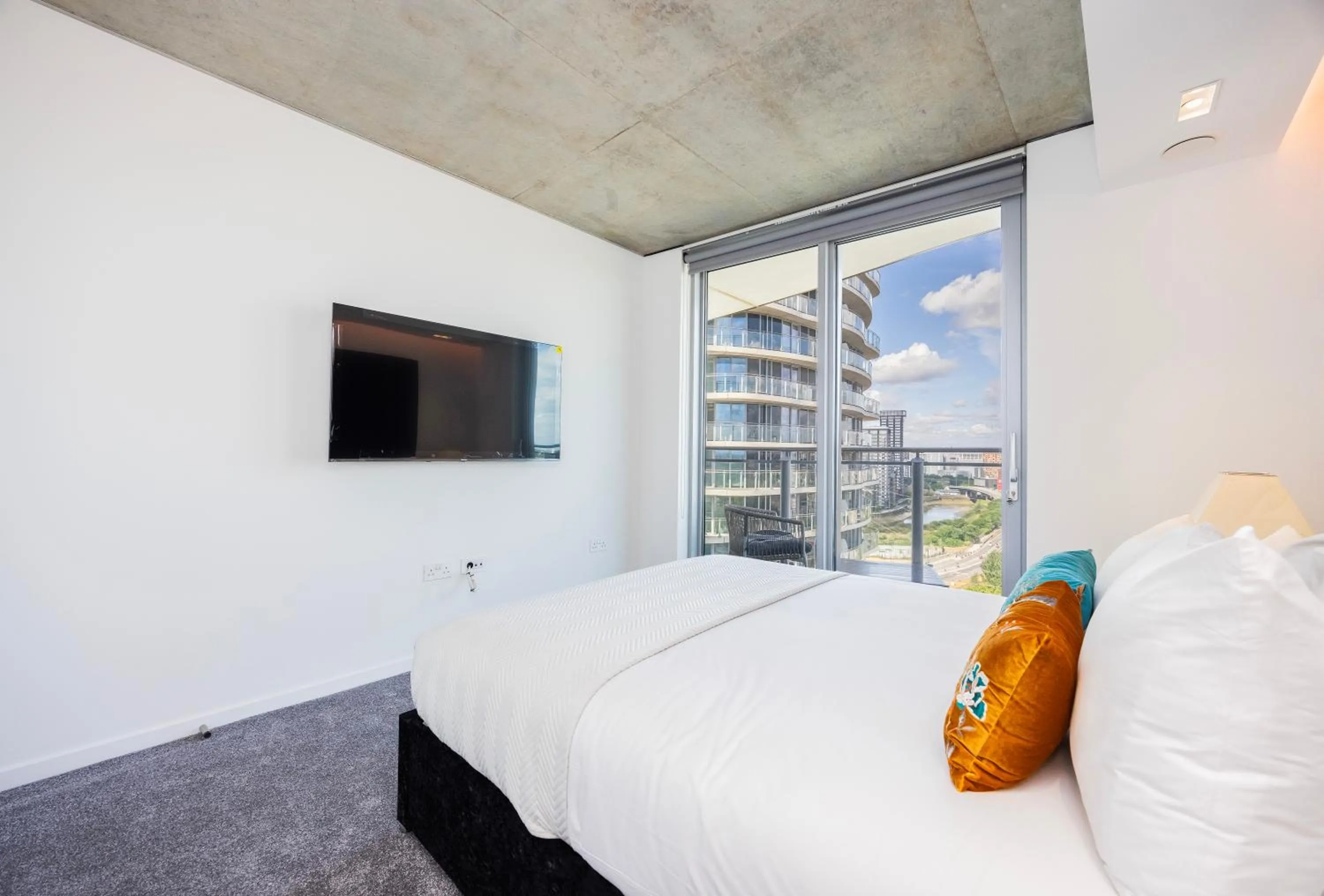 Bed in Austin David Apartments ExCeL