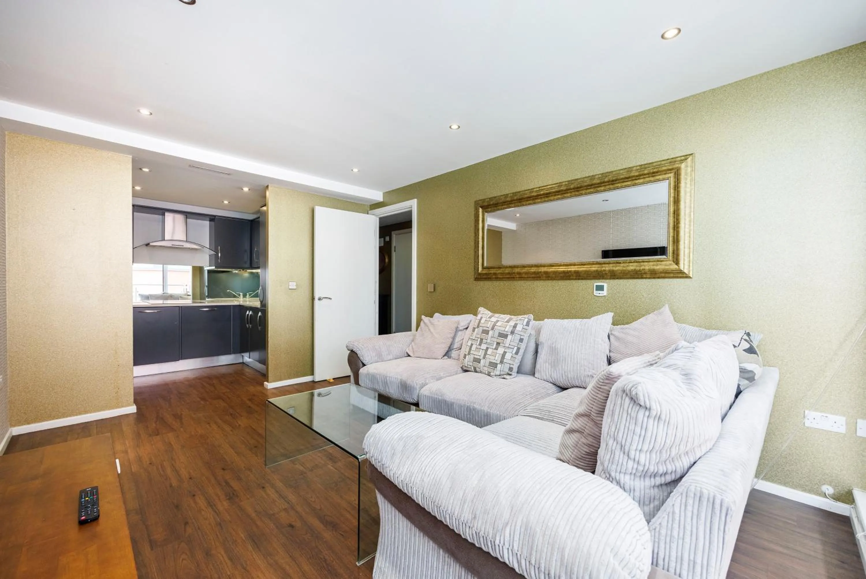 TV and multimedia in Austin David Apartments ExCeL