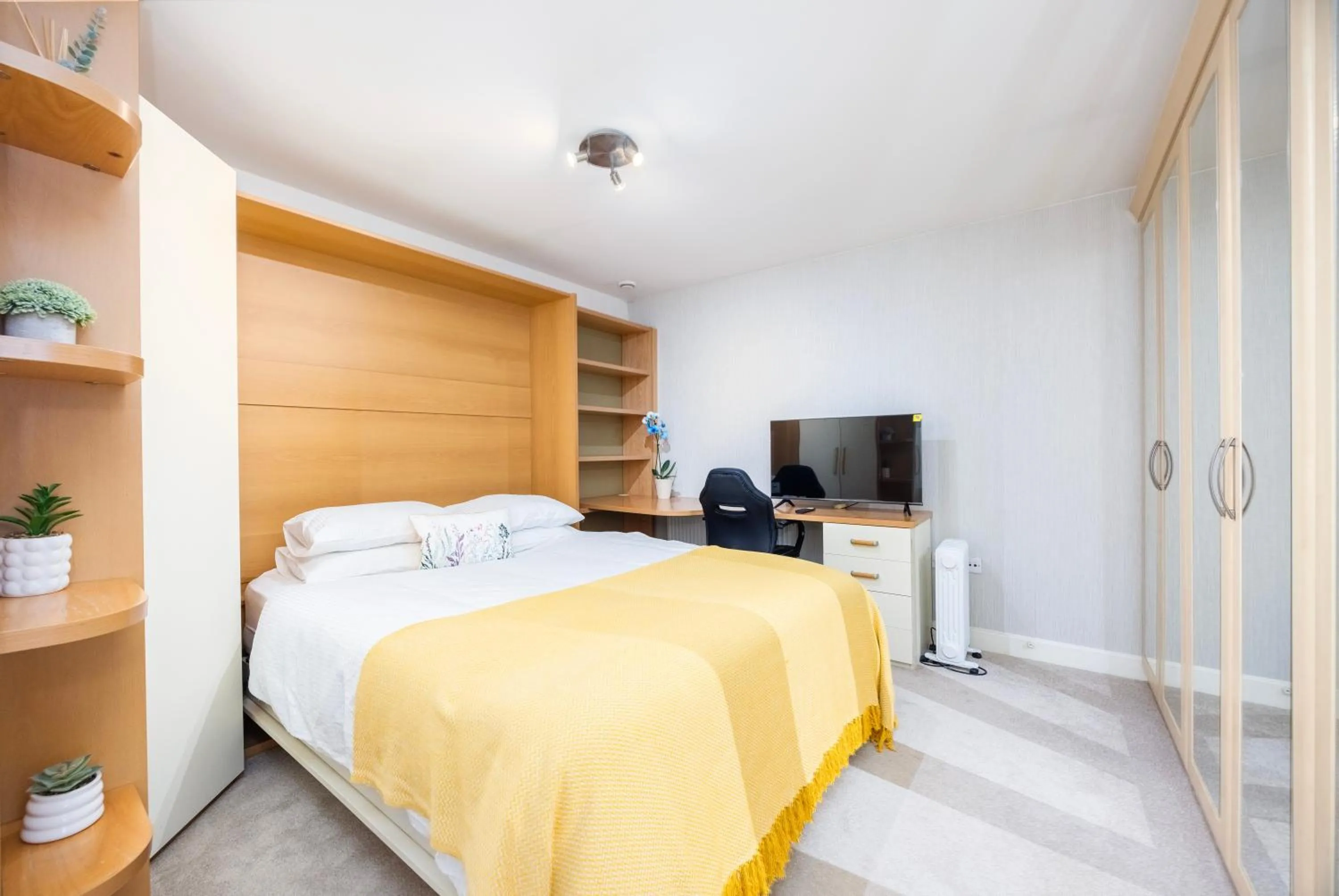 Bed in Austin David Apartments ExCeL