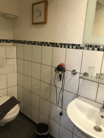 Bathroom in Hotel Saarland Lebach