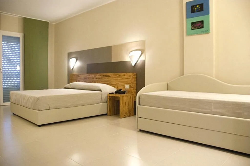 Photo of the whole room, Bed in Hotel la Spiaggia