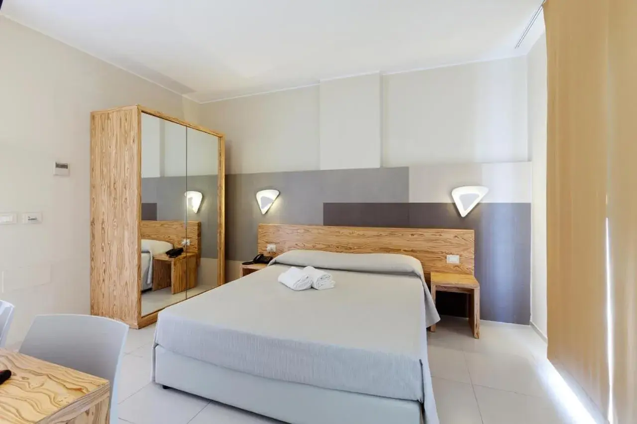 Standard Triple Room in Hotel la Spiaggia Standard Triple Room in Hotel la Spiaggia