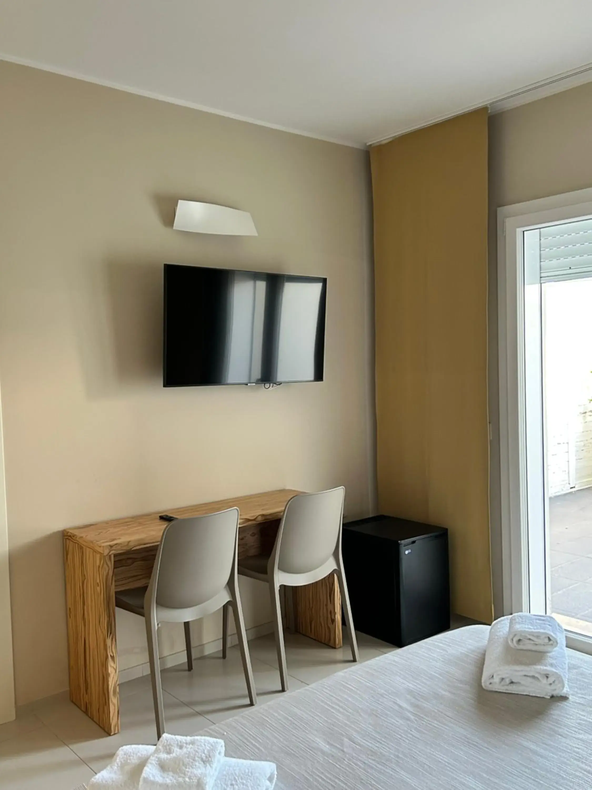 Double Room with Side Sea View in Hotel la Spiaggia Double Room with Side Sea View in Hotel la Spiaggia