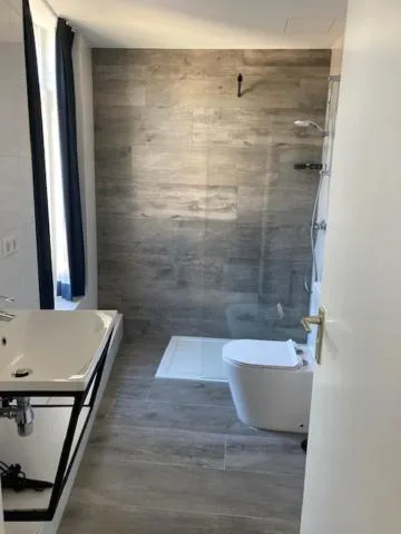 Shower in Hotel Courage Valkenburg