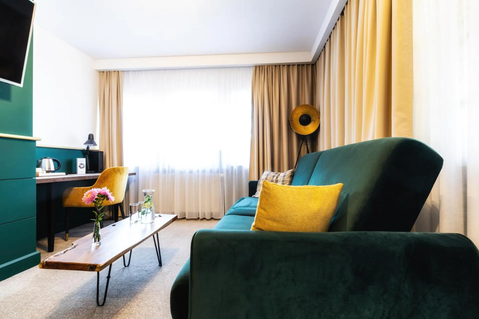 Communal lounge/ TV room in Dworzysko