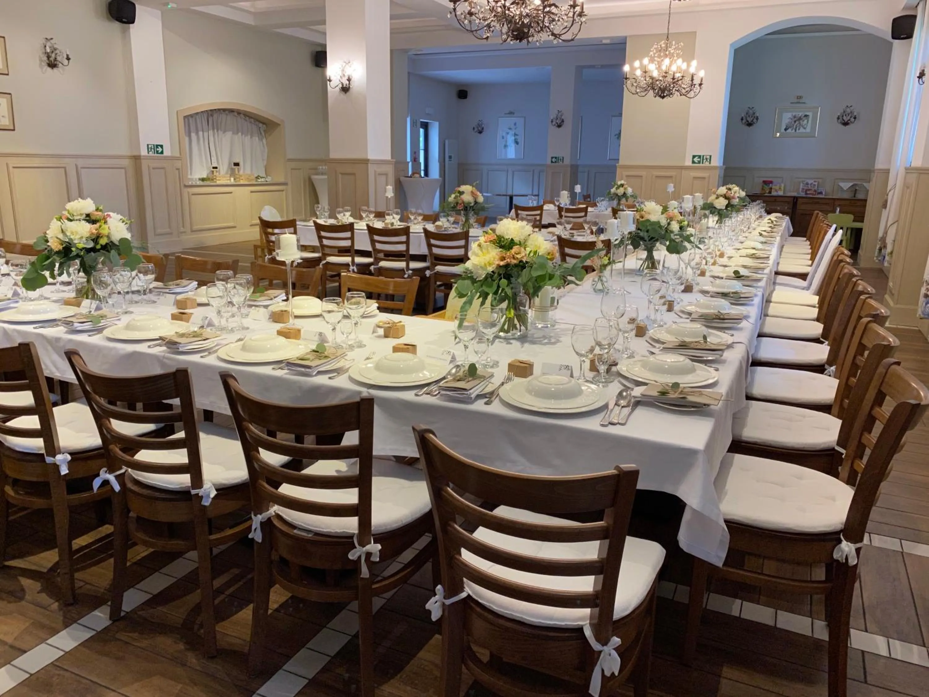 Restaurant/places to eat in Dworzysko