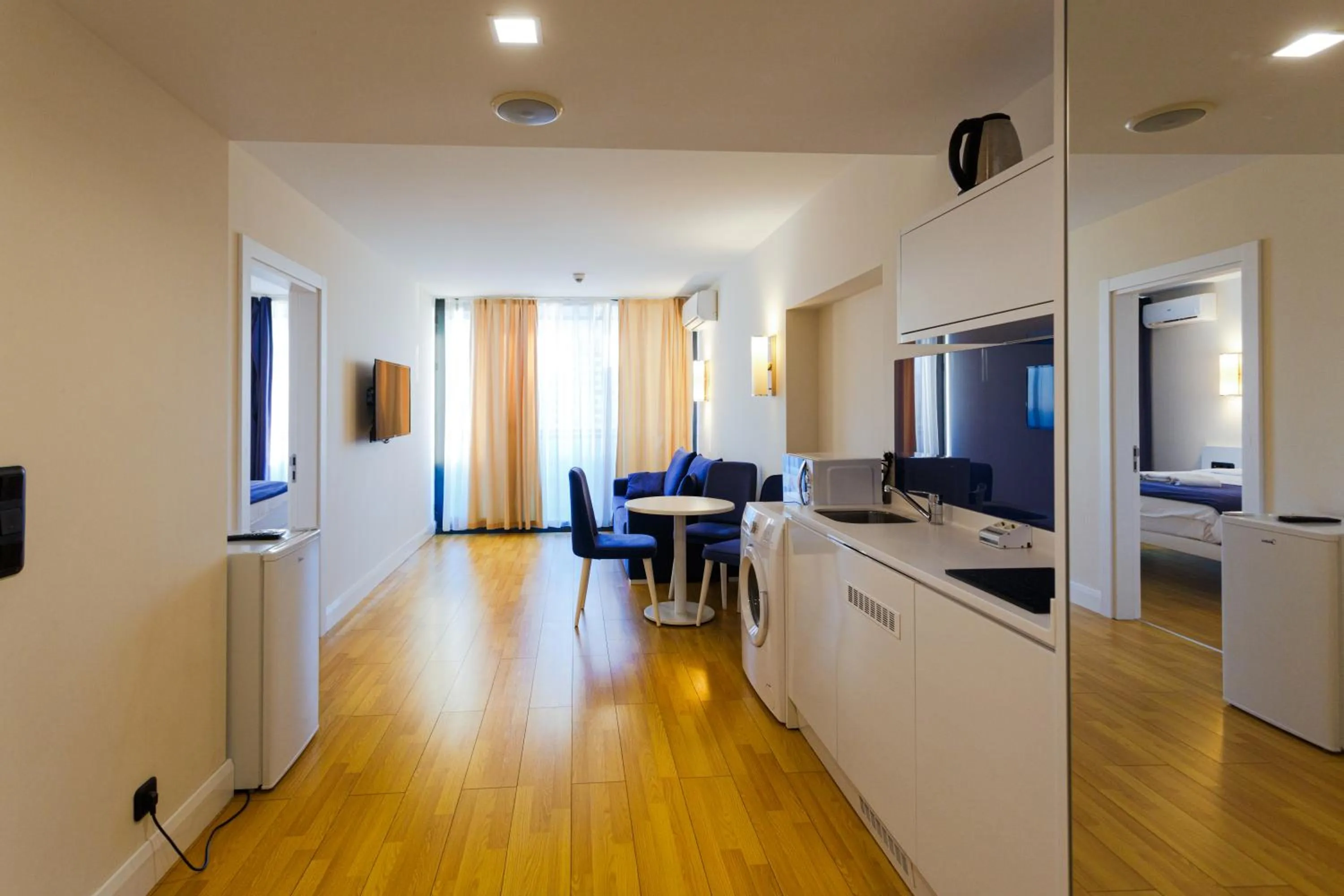 TV and multimedia in Orbi City Hotel