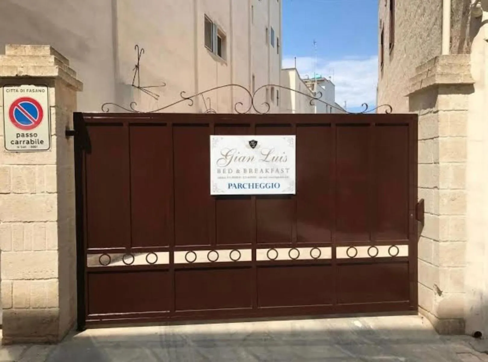 Parking in B&B GianLuis