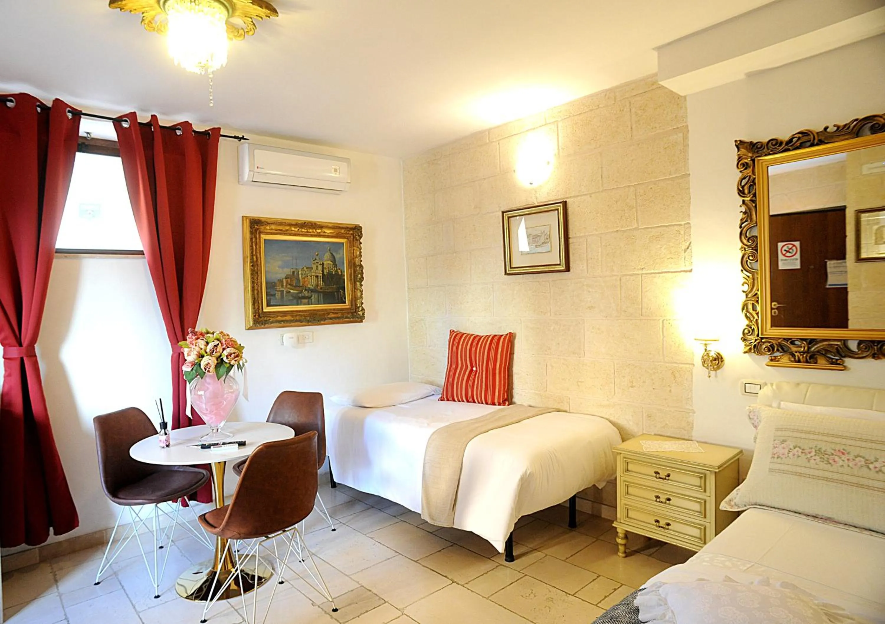 Photo of the whole room, Bed in B&B GianLuis