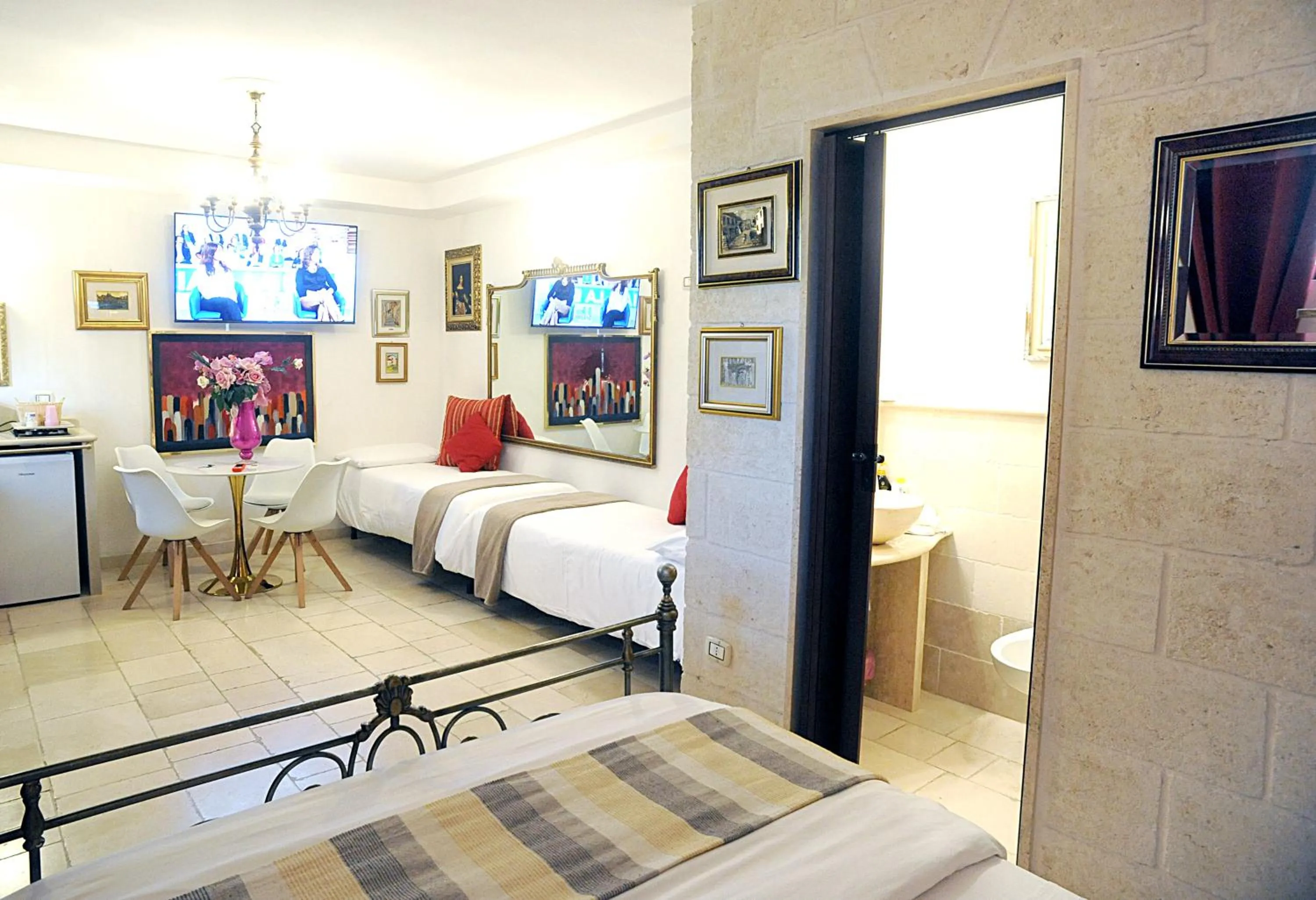 Photo of the whole room, Bed in B&B GianLuis