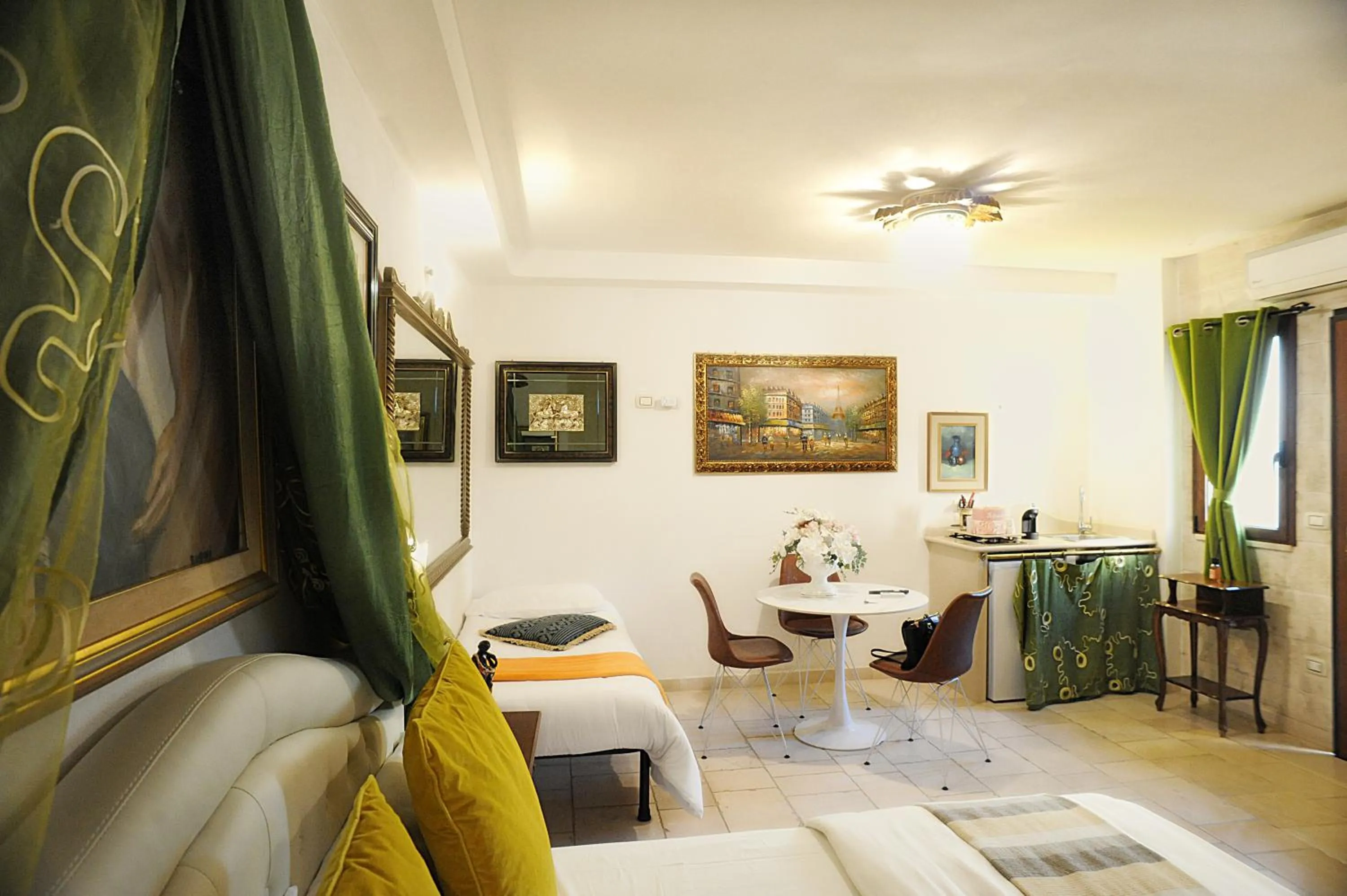 Photo of the whole room, Bed in B&B GianLuis