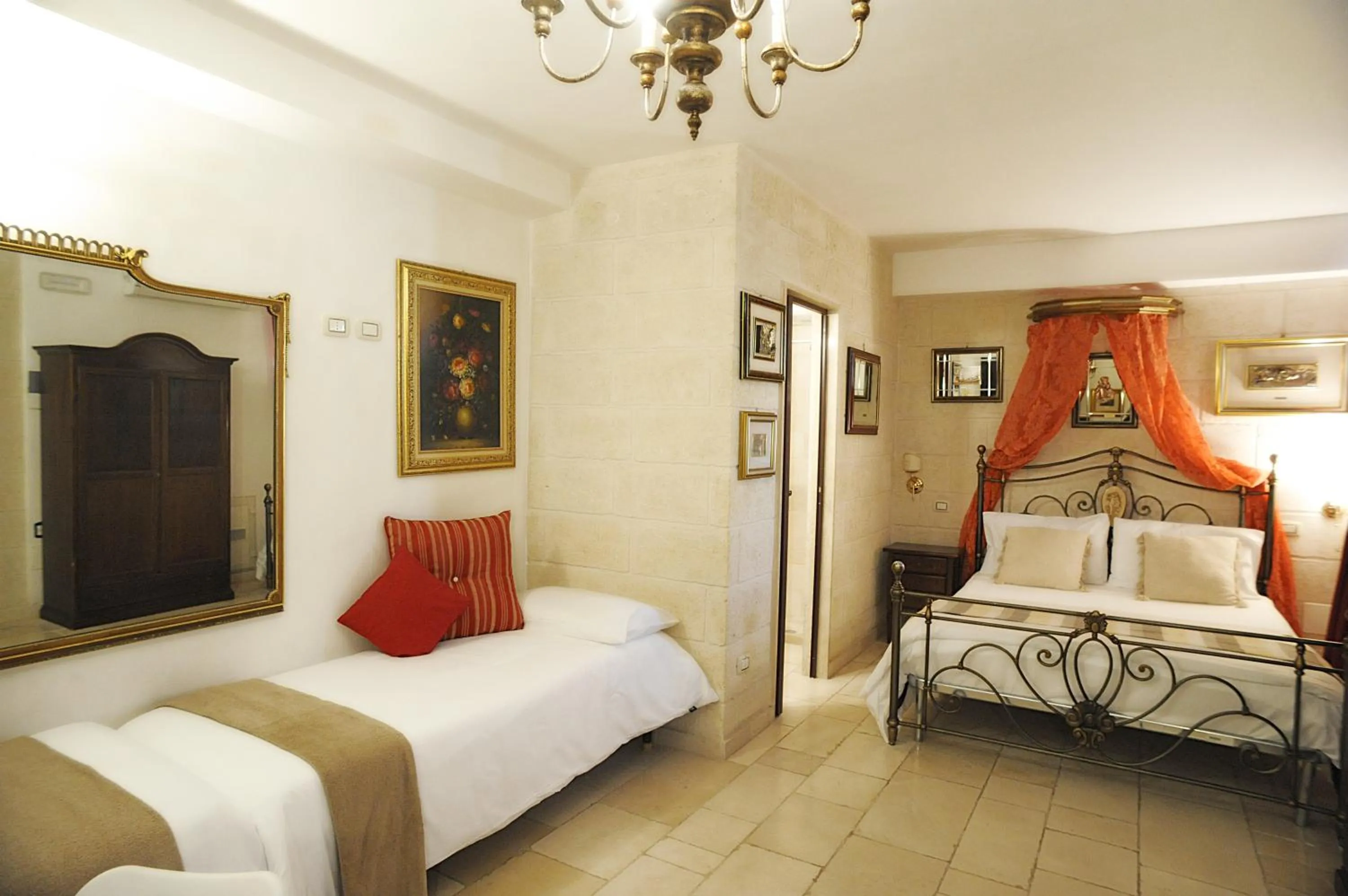 Photo of the whole room, Bed in B&B GianLuis