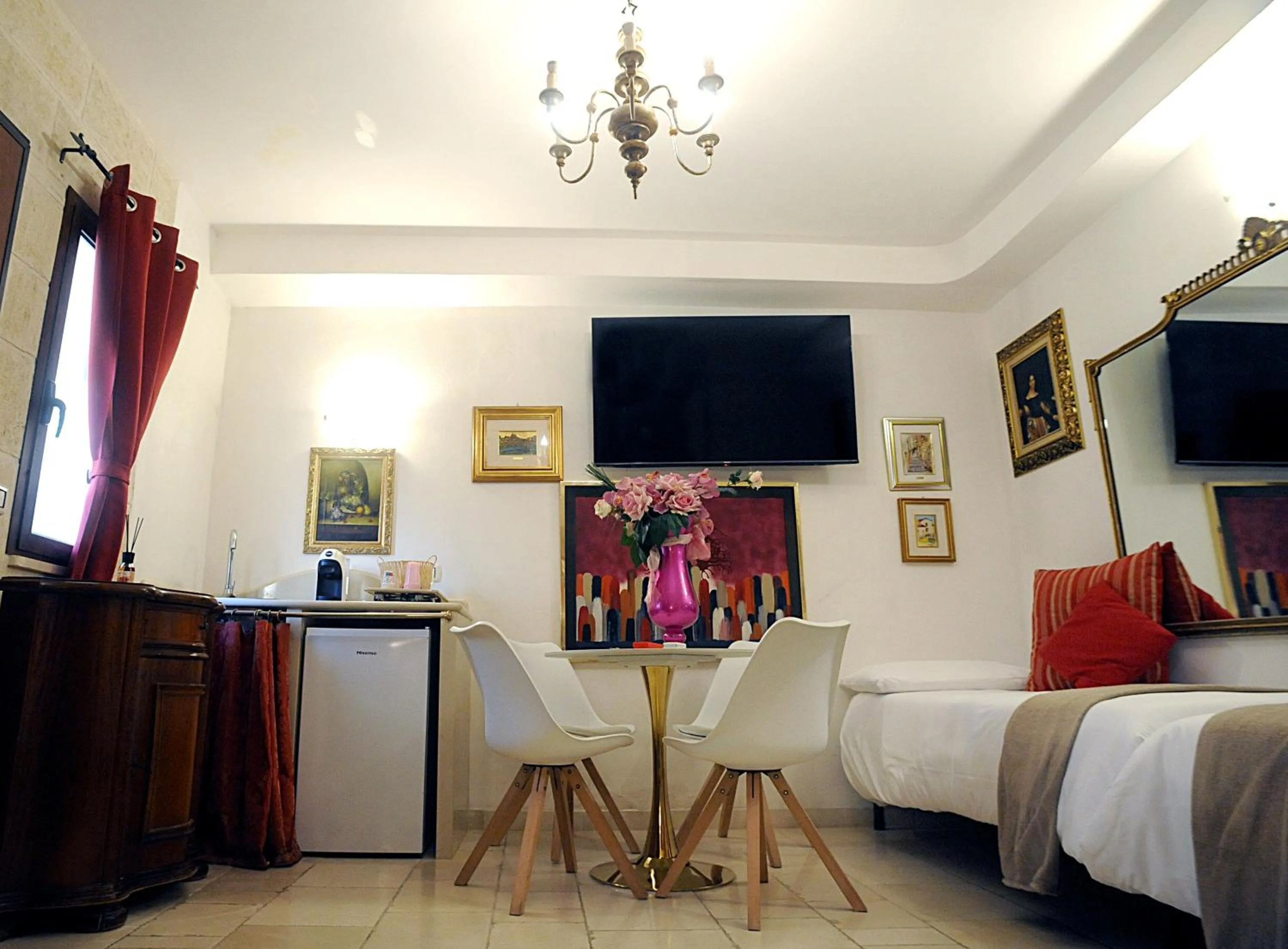 Photo of the whole room, Bed in B&B GianLuis