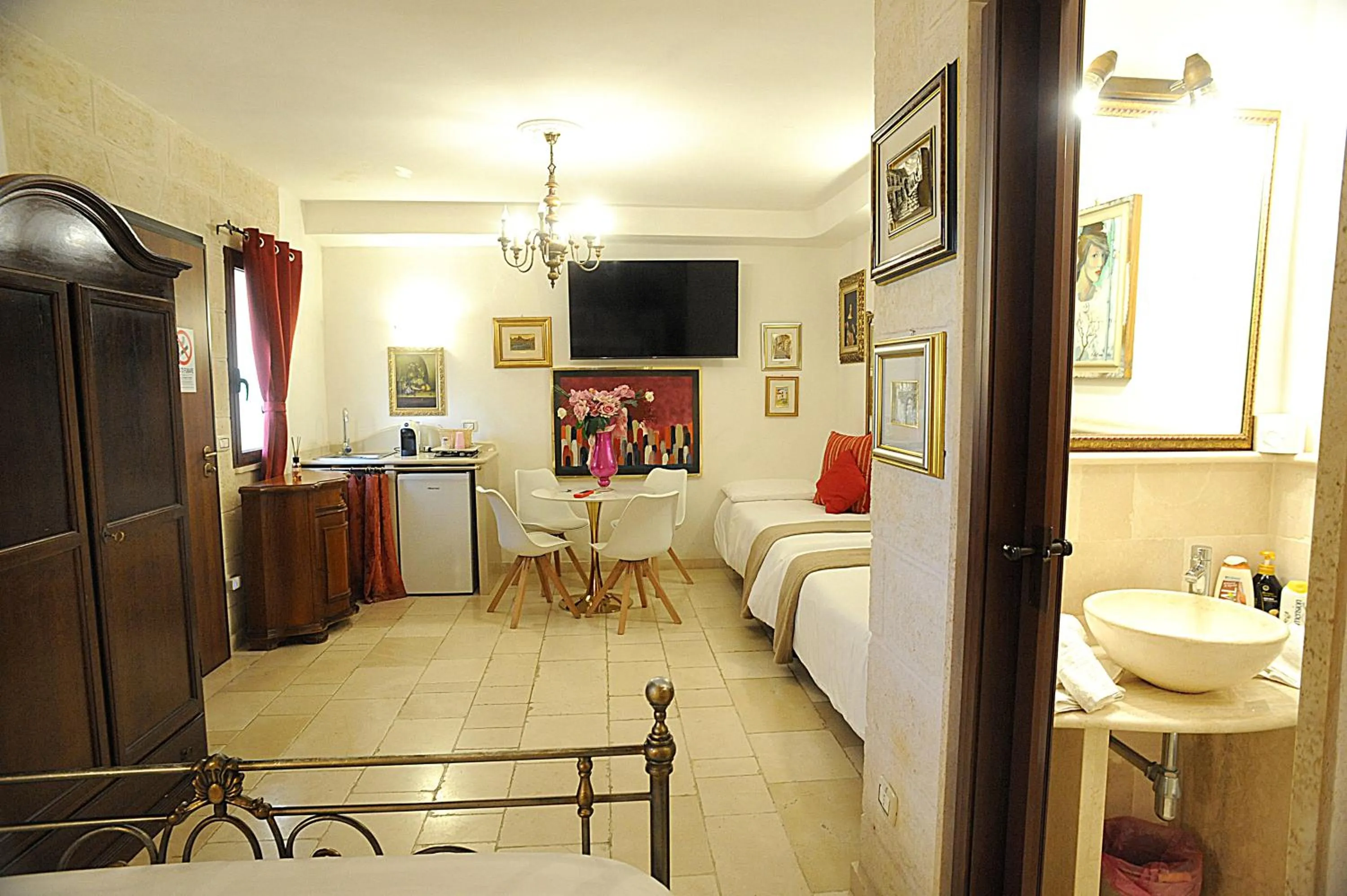 Photo of the whole room in B&B GianLuis