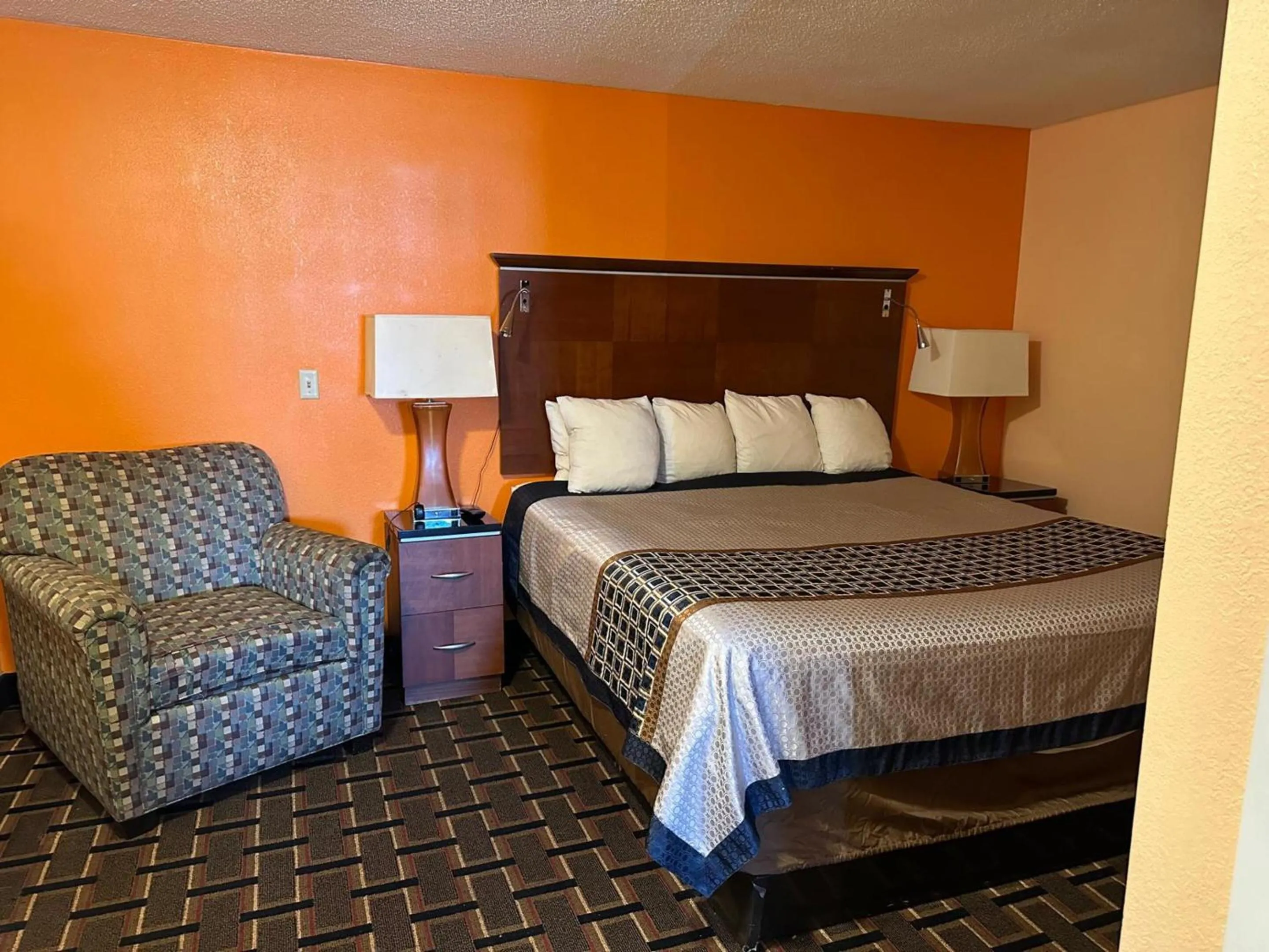 Bed in Stay Inn by OYO Near I 80 Lincoln West