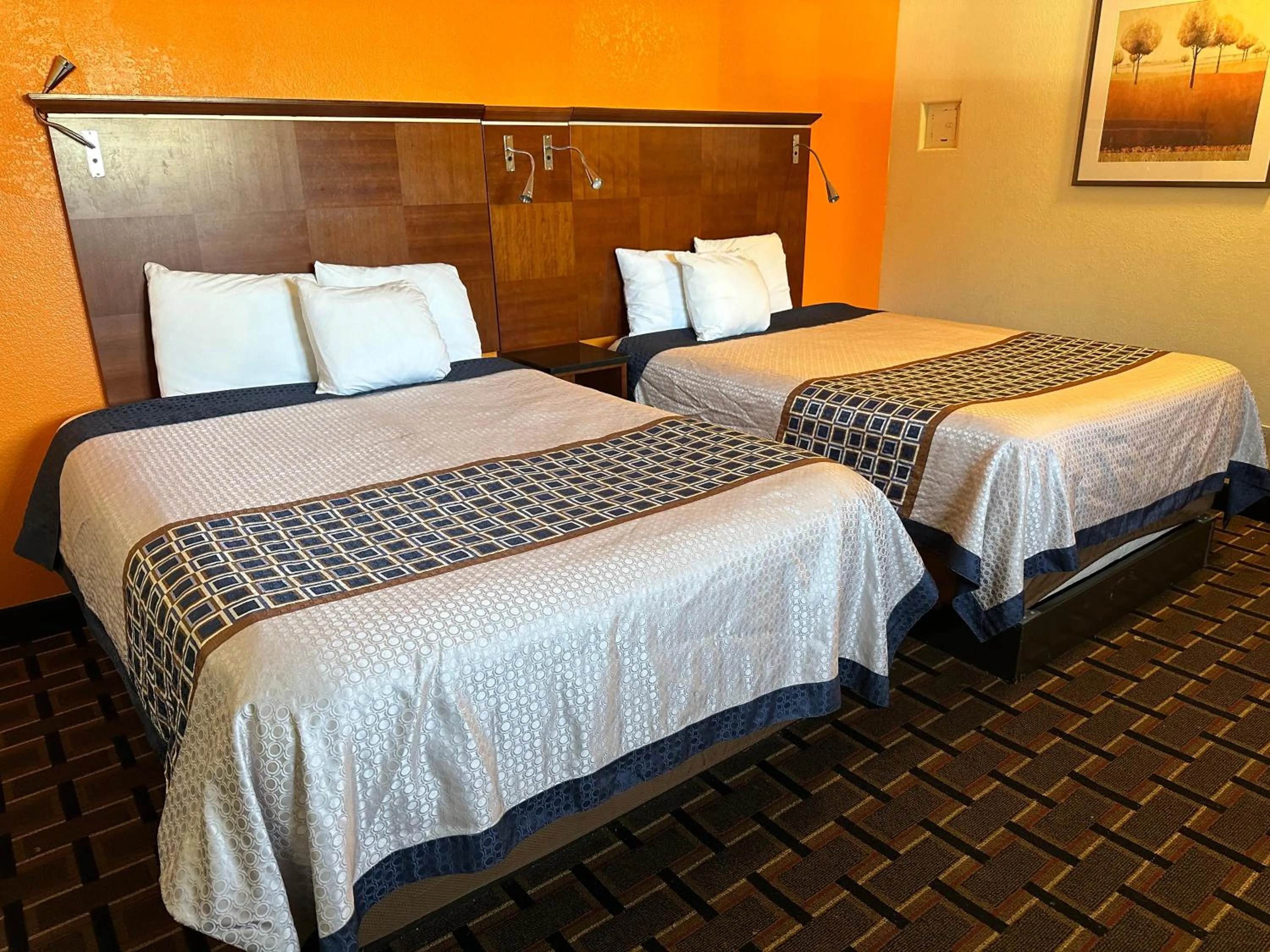 Bed in SurestayLincoln inn