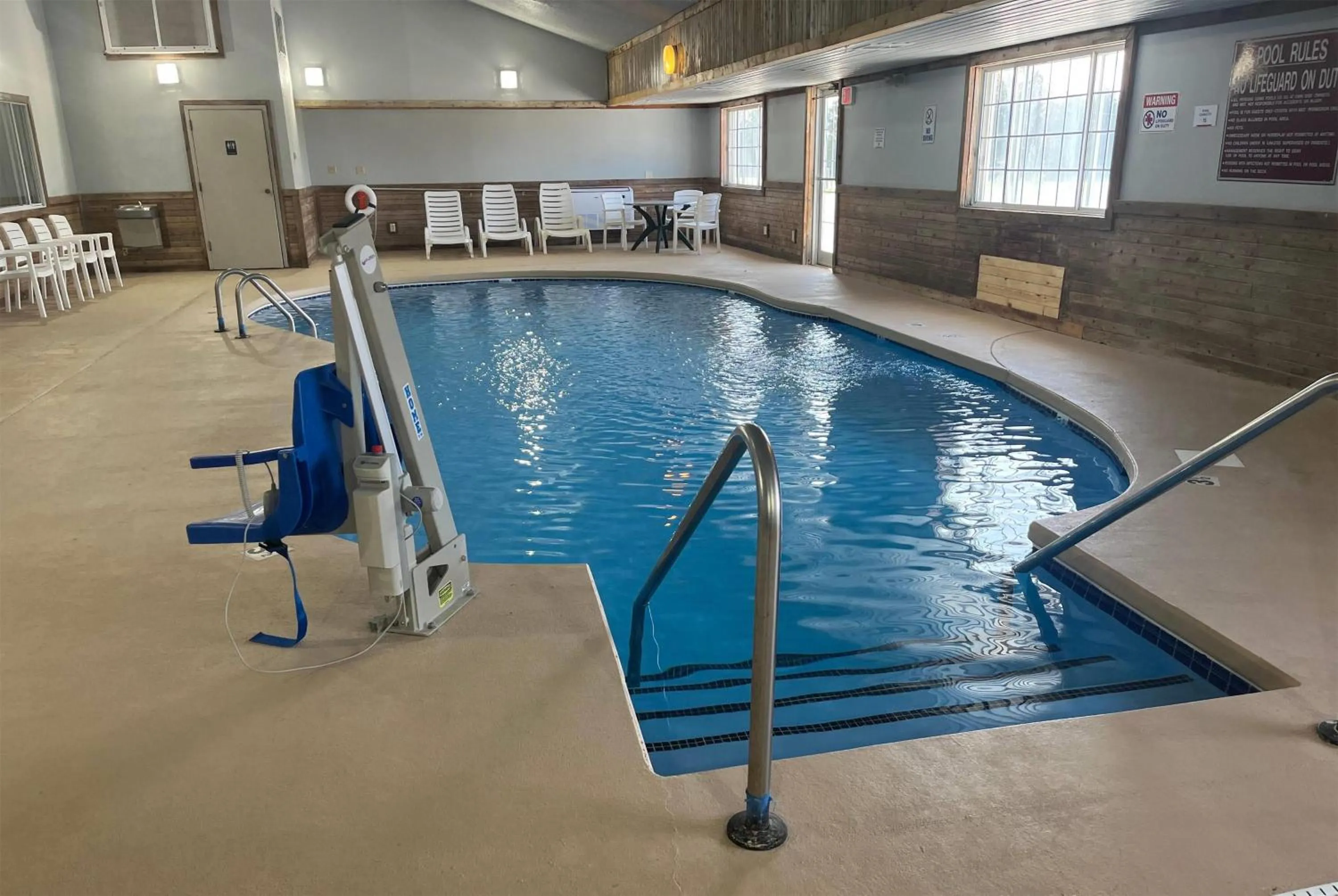 Pool view in Days Inn & Suites by Wyndham Williamsburg IA North