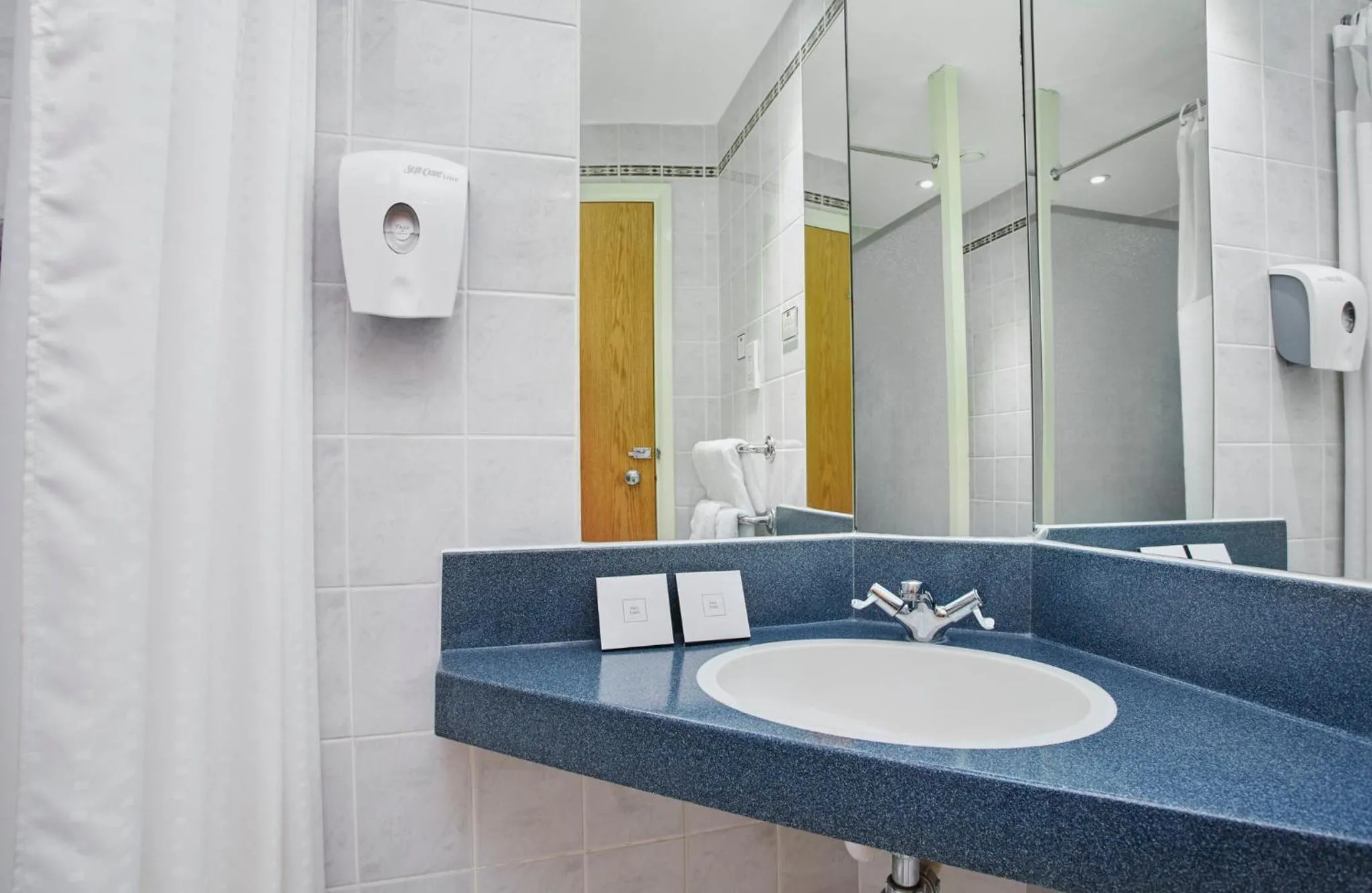 Bathroom in Holiday Inn Express London Victoria by IHG