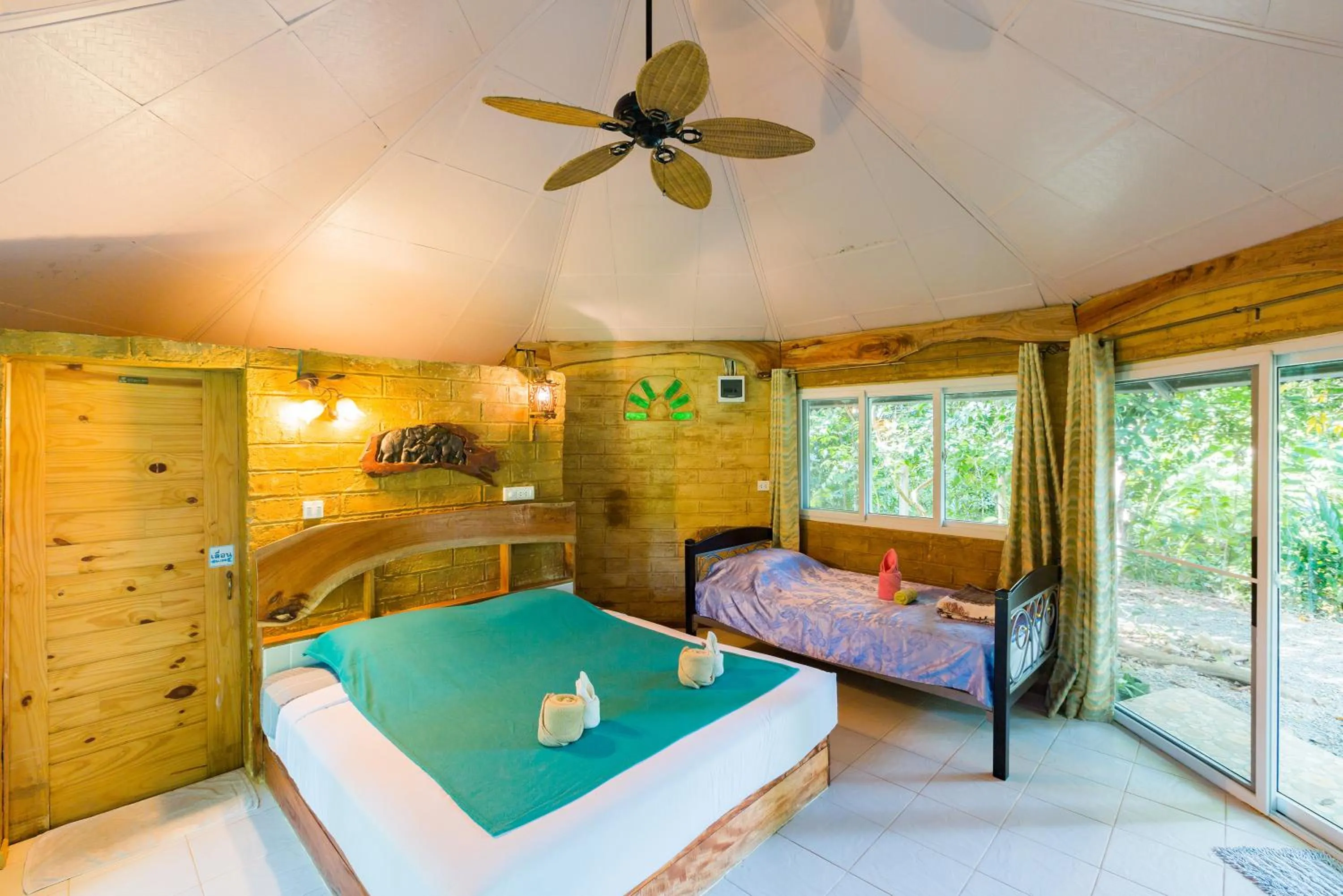 Bed in Baandin Chiewlarn