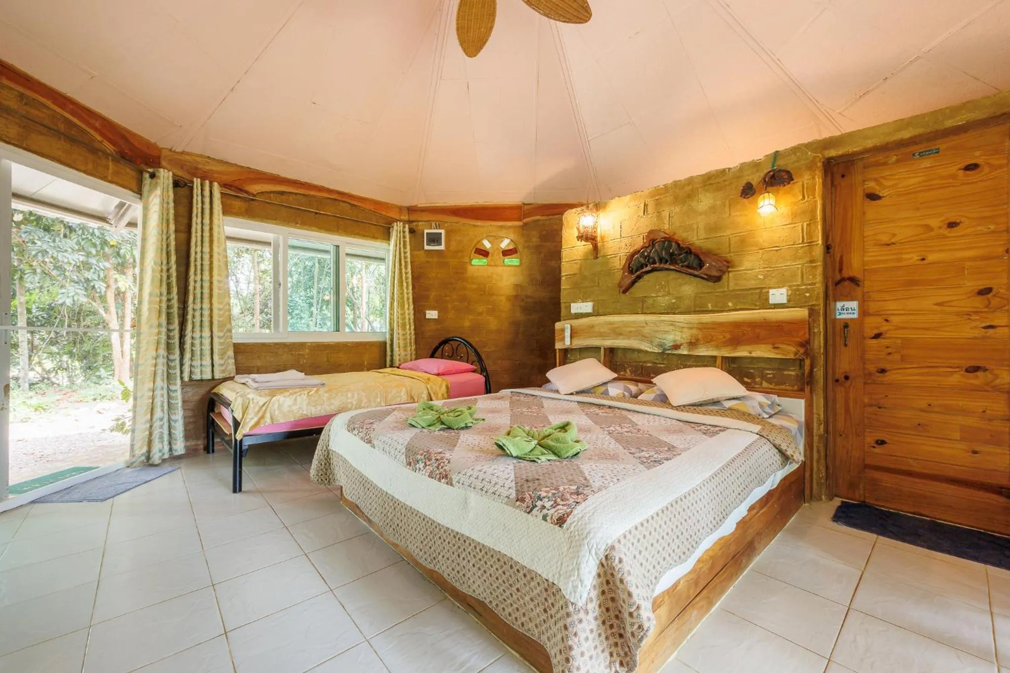 Bed in Baandin Chiewlarn