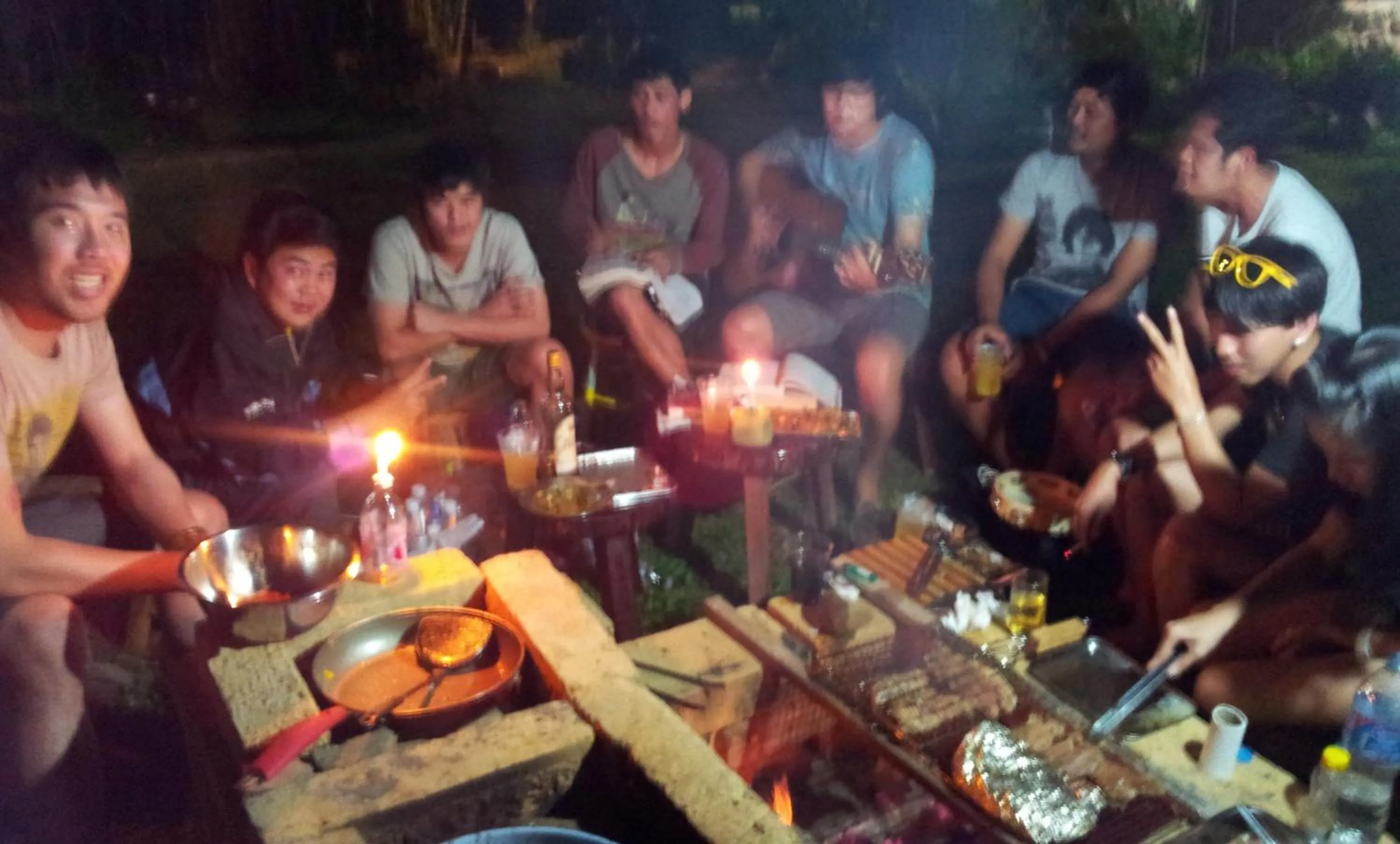 Evening entertainment in Baandin Chiewlarn