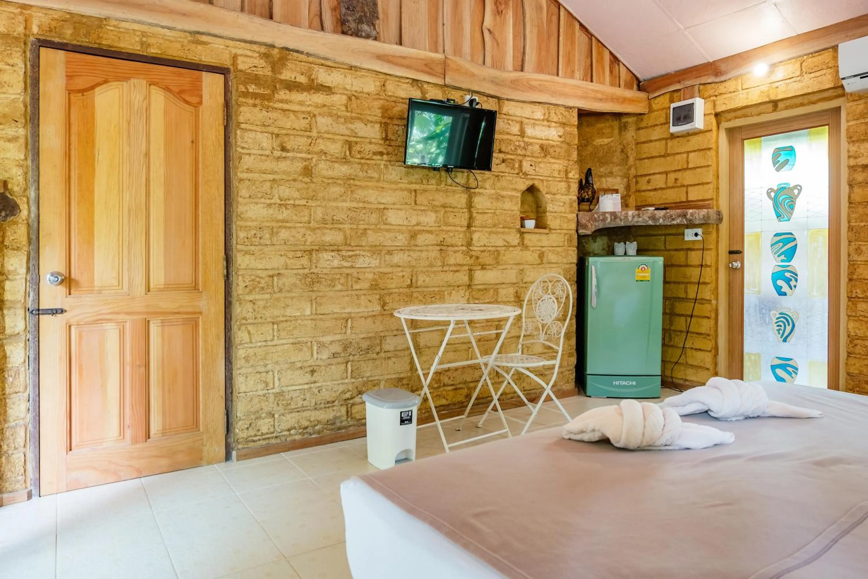 TV and multimedia in Baandin Chiewlarn