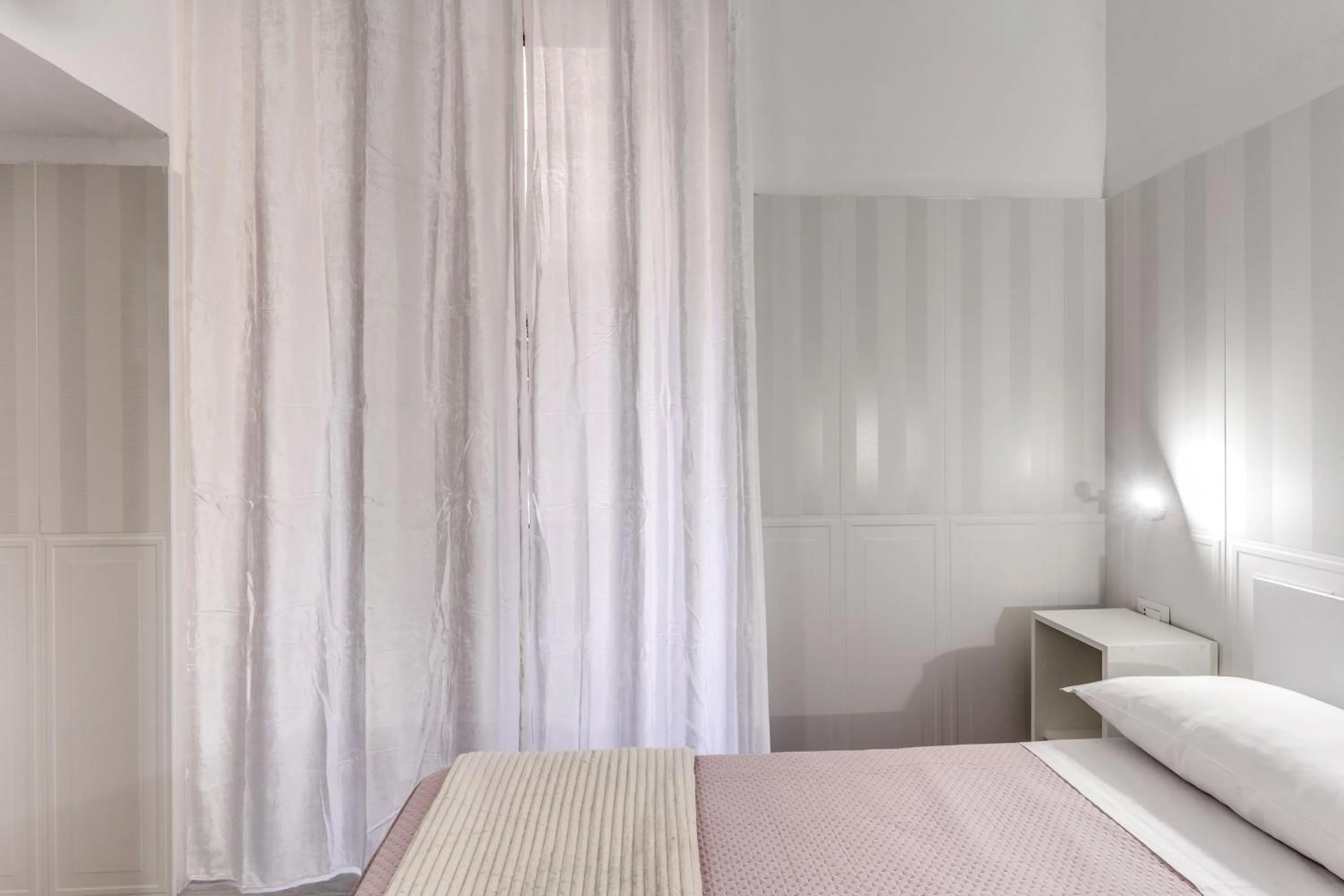 Bedroom, Bed in AltaDomus Roma