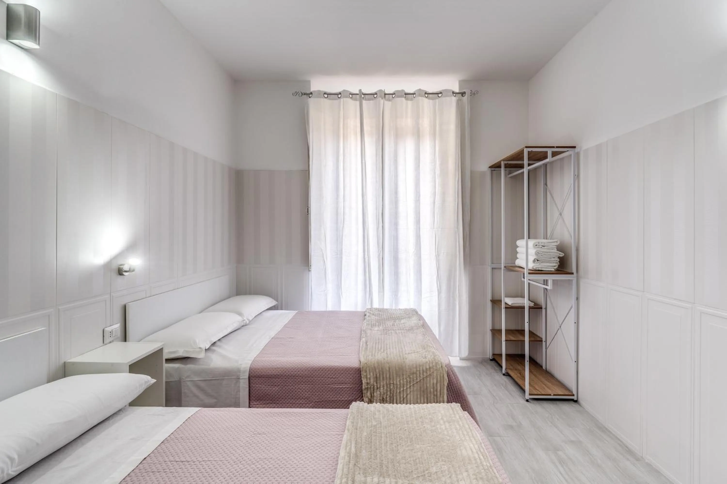 Bedroom, Bed in AltaDomus Roma