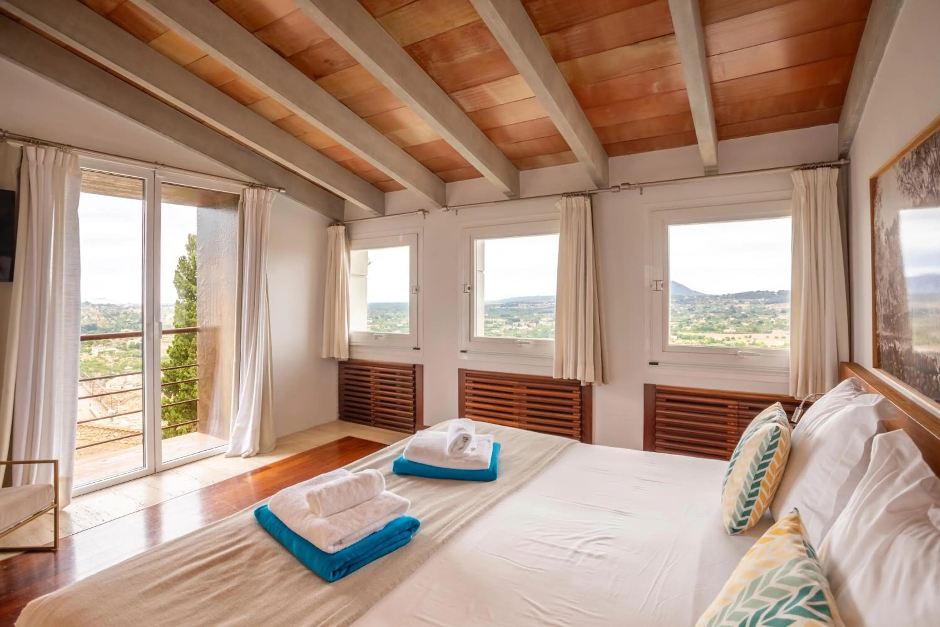 Garden view, Bed in Can Cota Boutique - Turismo de interior