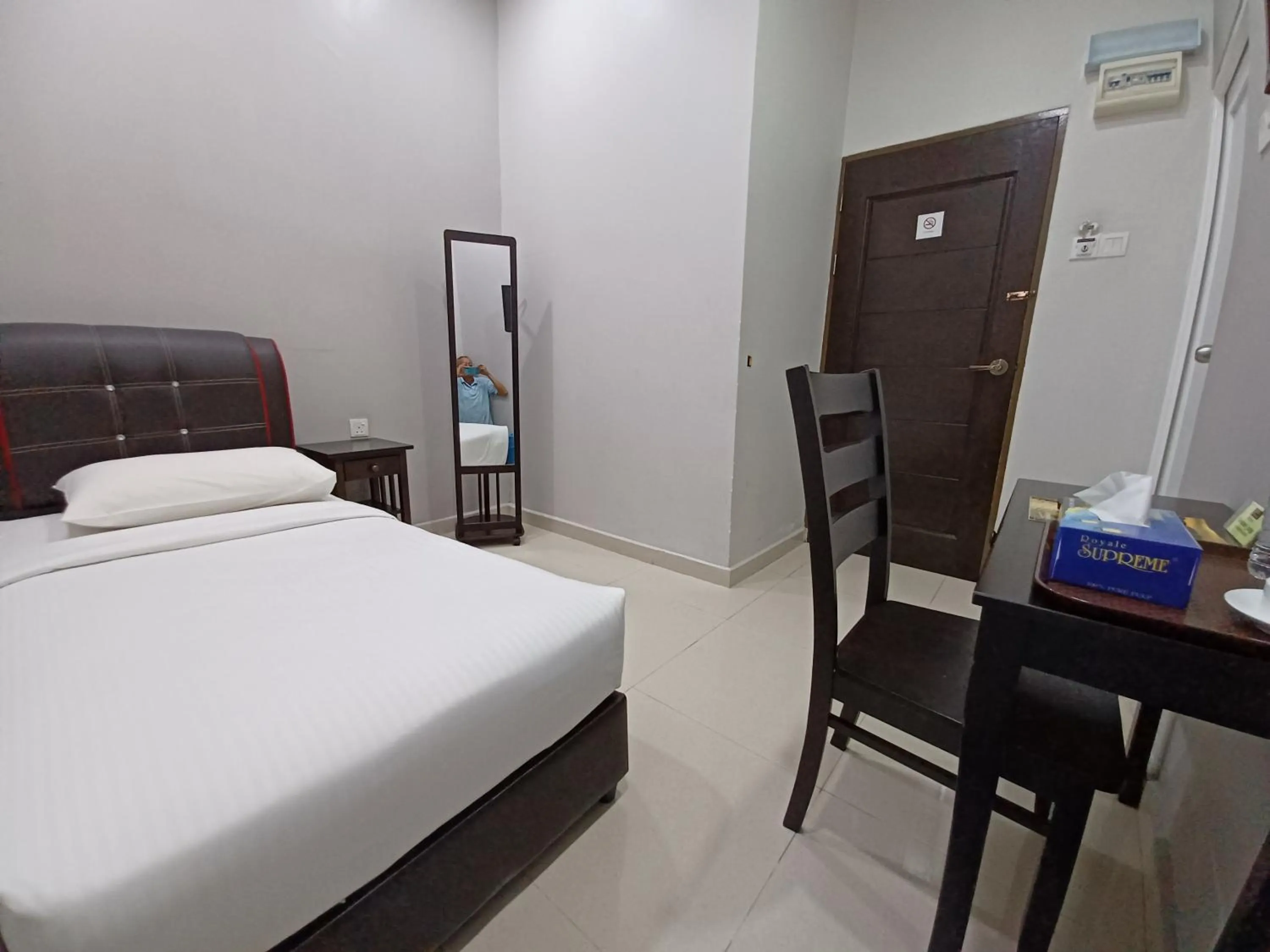 Photo of the whole room in KT Chinatown Lodge