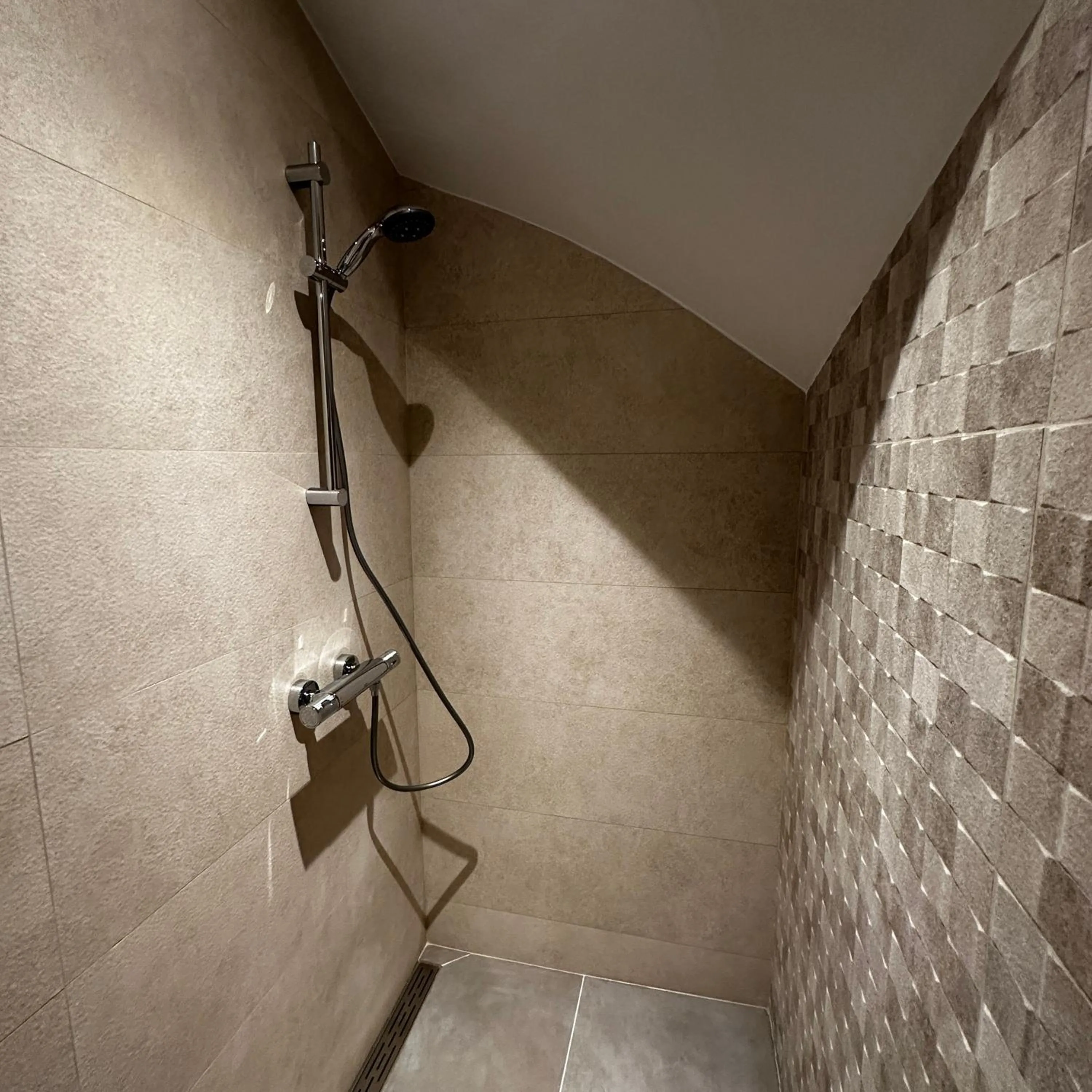 Shower in Hotel Grand Canal