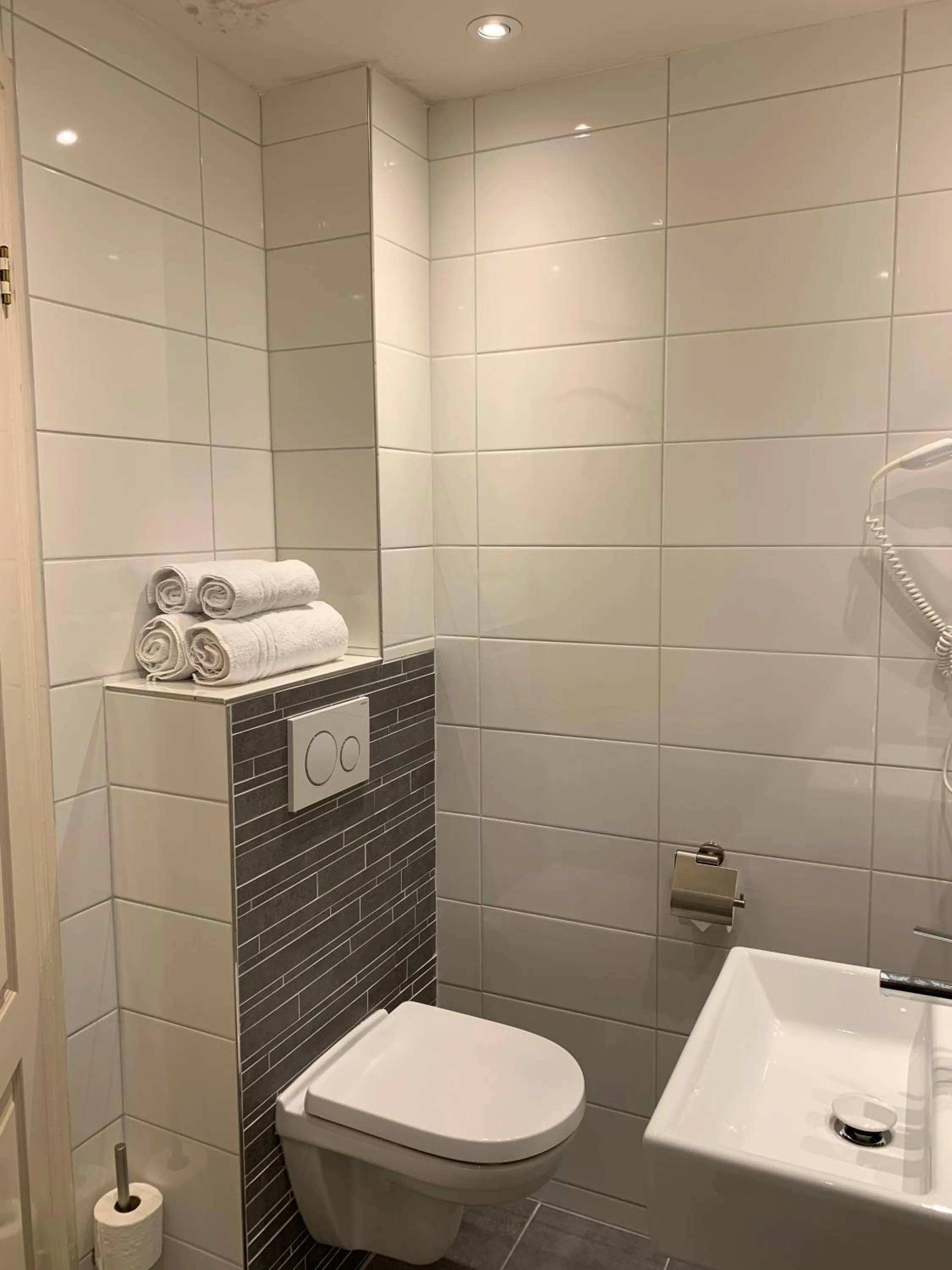 Toilet in Hotel Grand Canal