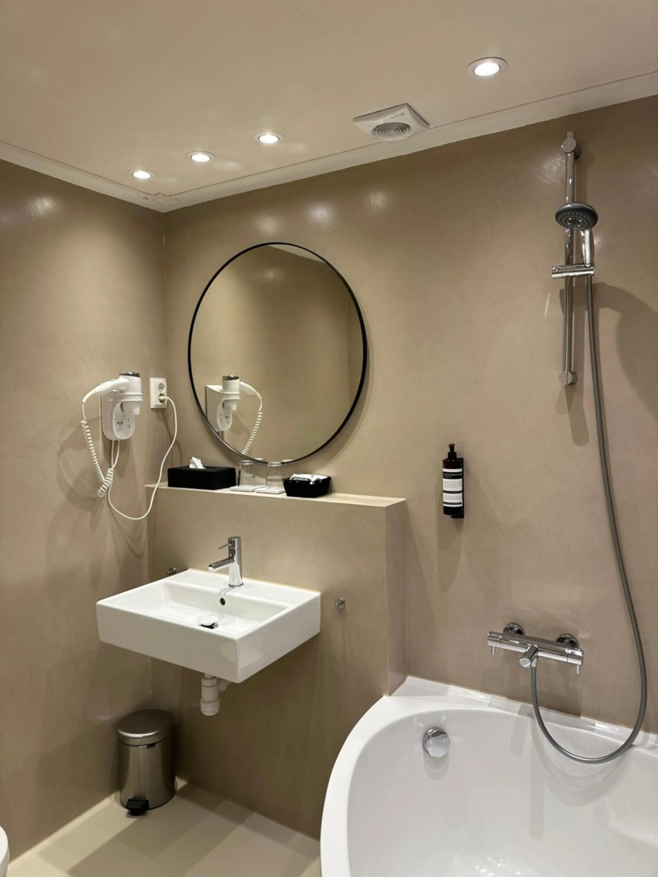 Bathroom in Hotel Grand Canal